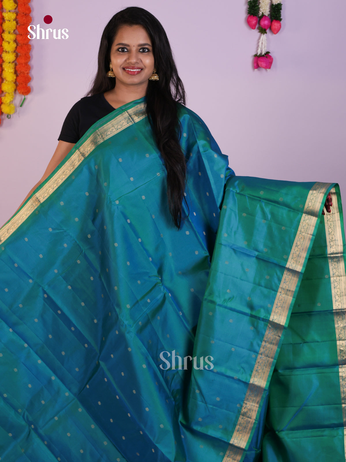 DLS16075 - Kanchipuram Butta design Saree