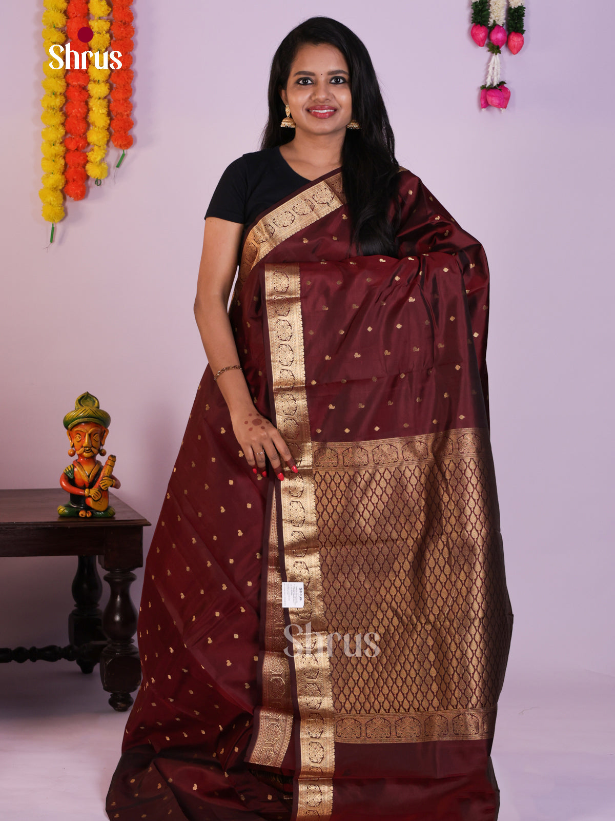 Brown Kanchipuram Saree With Golden Zari Buttas