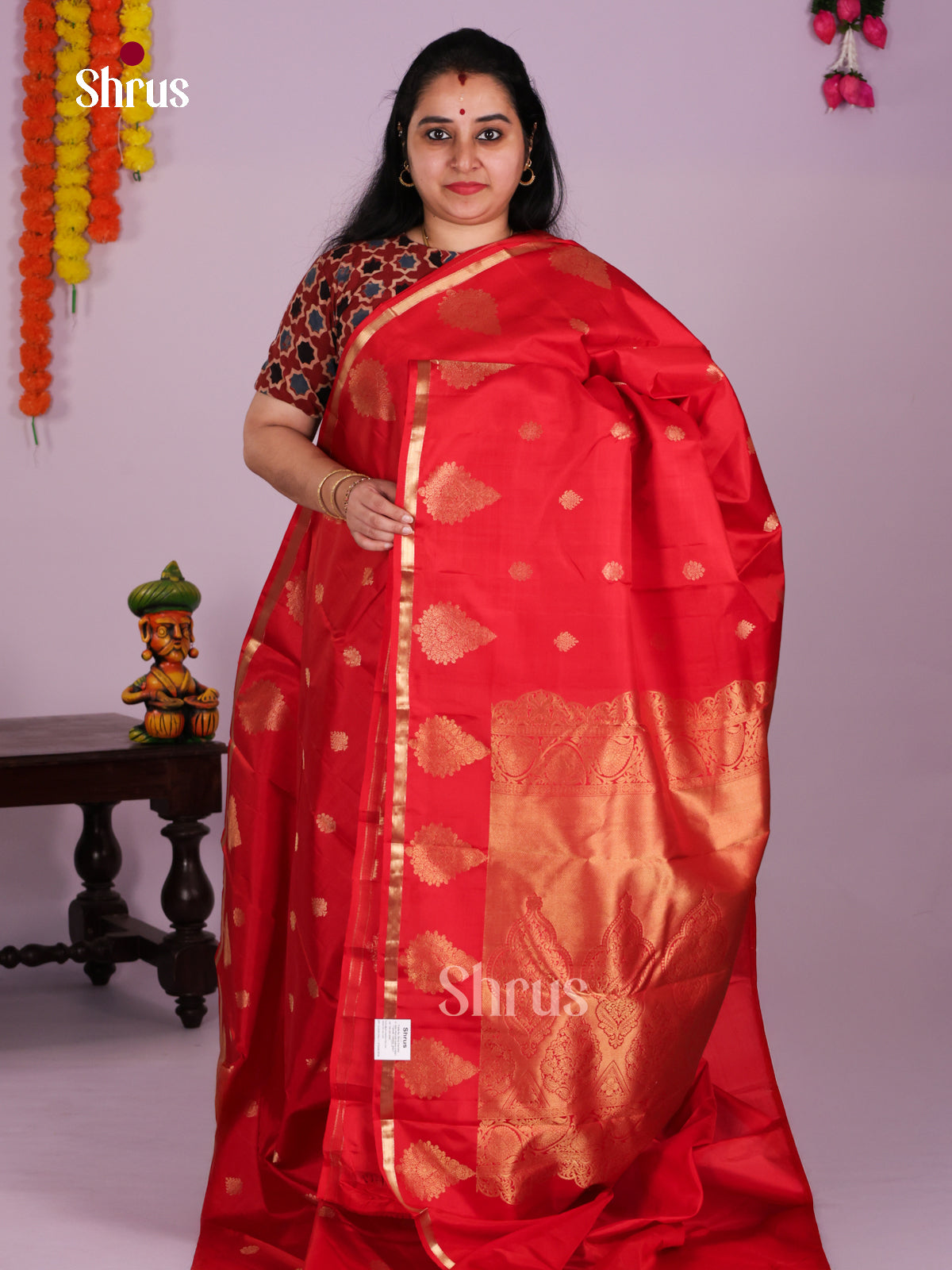 DLS16115 - Kanchipuram Butta design Saree - Shop on Shrus.com