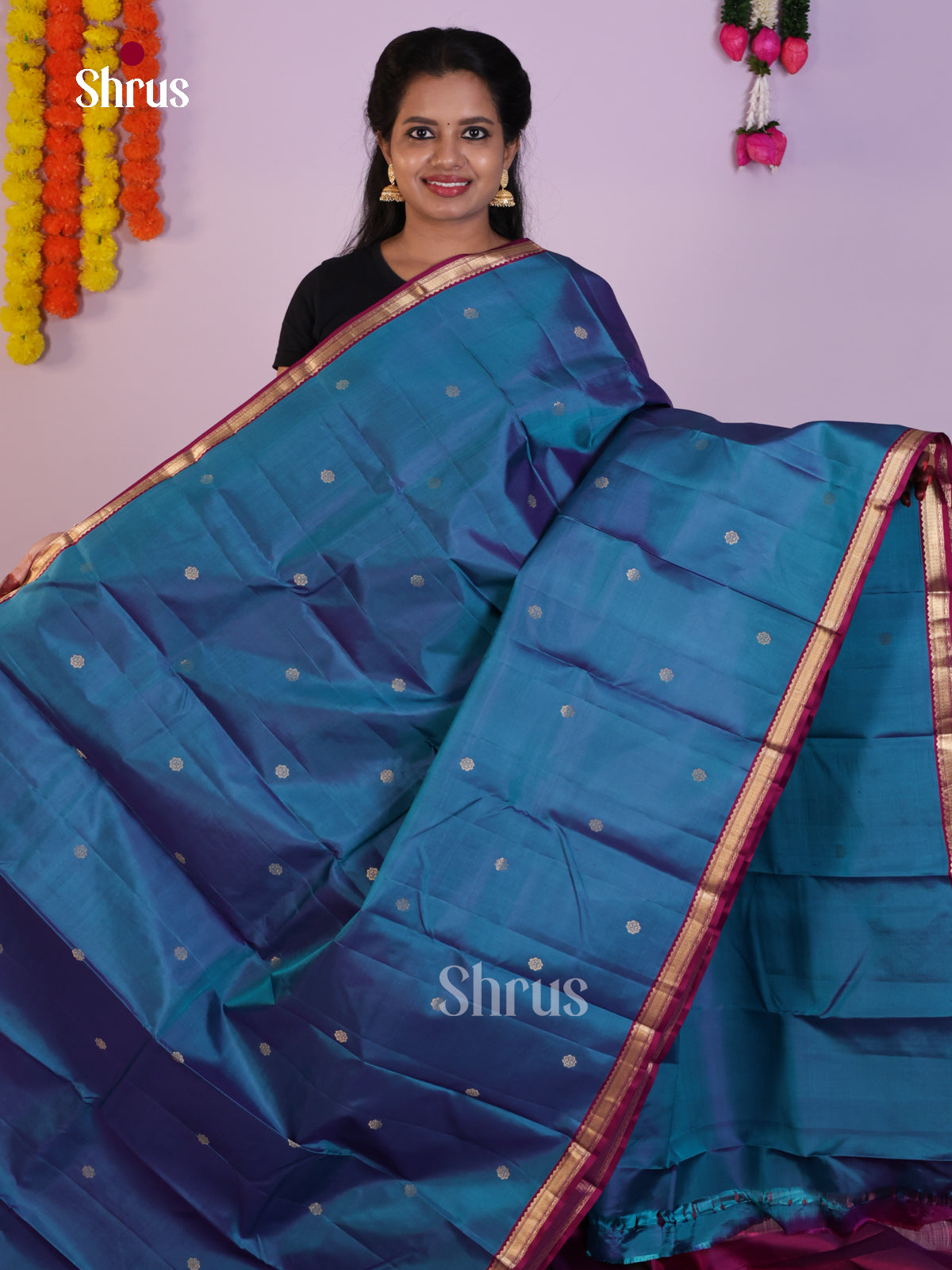 DLS16129 - Kanchipuram Butta design Saree - Shop on Shrus.com