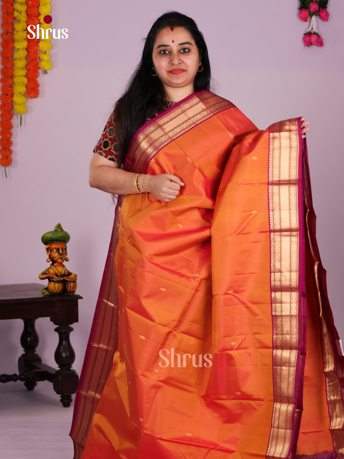 DLS16133 - Kanchipuram Butta design Saree