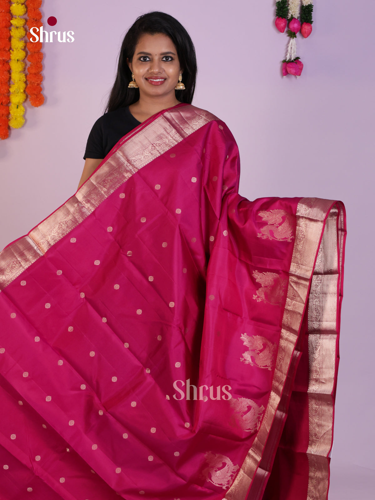 Magenta Kanchipuram Silk Saree With Golden Buttas & Annapakshi Motifs