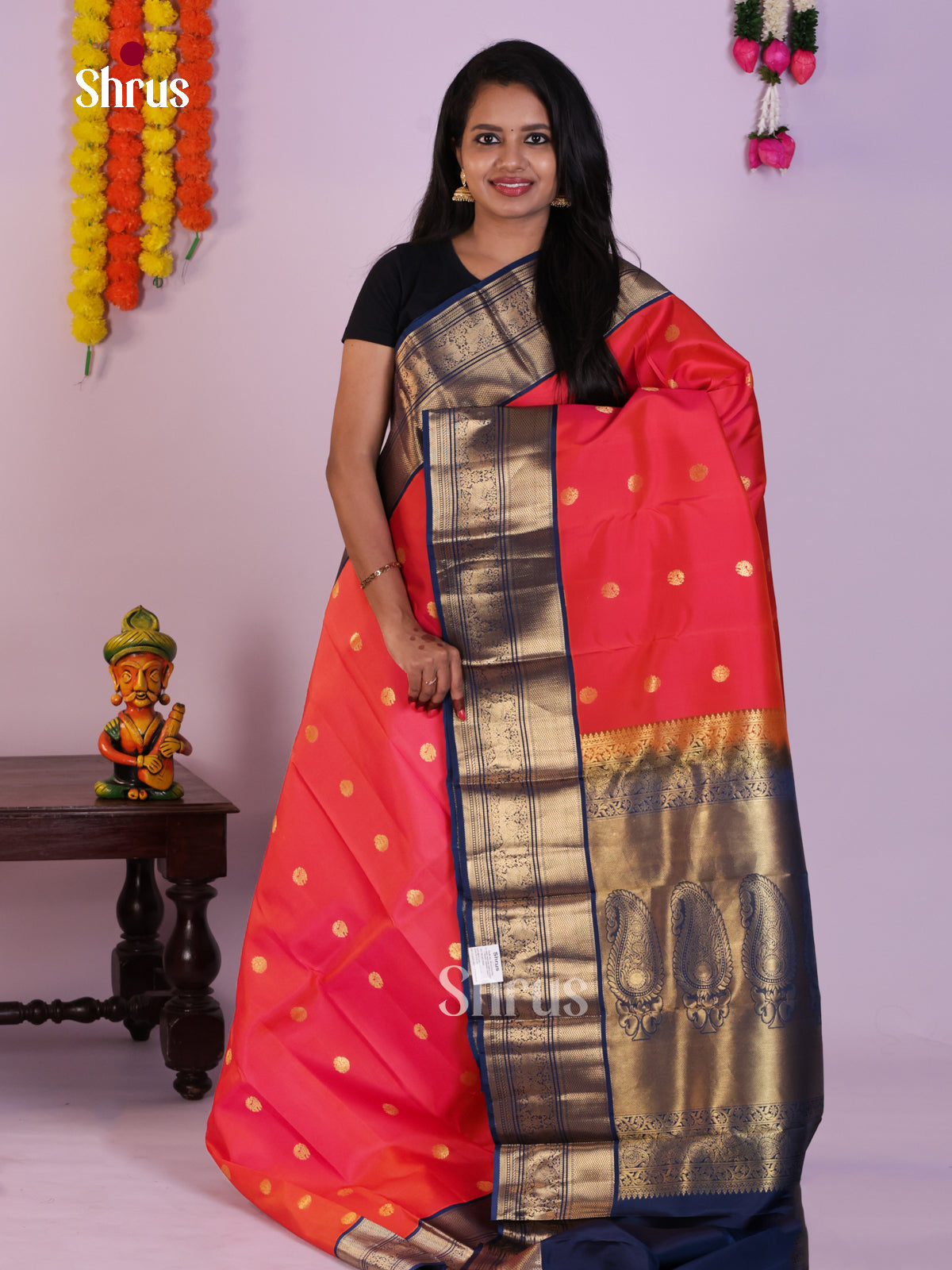 Red Kanjivaram Saree With Golden Buttas & Navy Blue Zari Pally With Paisley Motifs