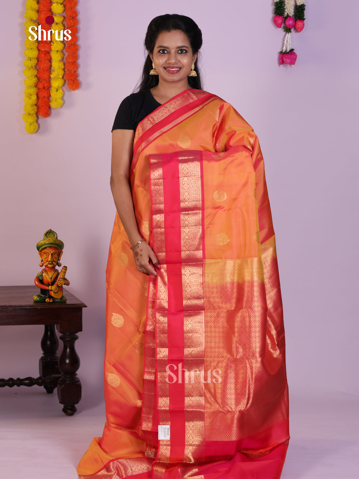 DLS16304 - Kanchipuram Butta design Saree