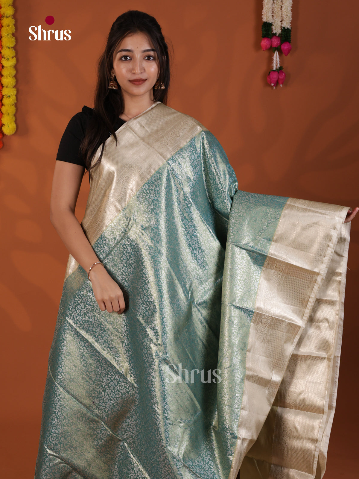 Blue & Chutney Green - Kanchipuram-halfpure Saree - DLS29079 - Shop on Shrus.com
