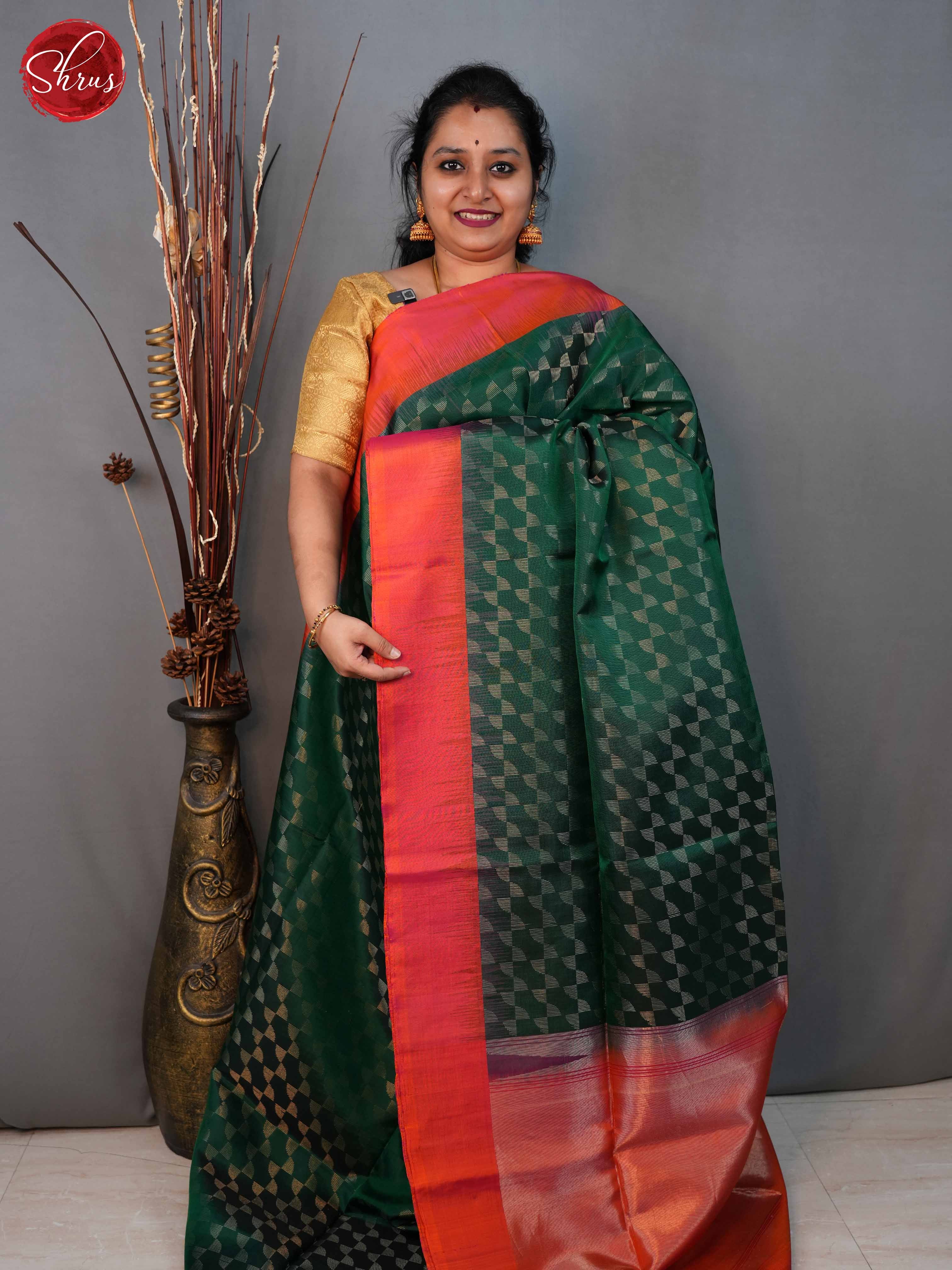 Green and Orangish pink- Soft Silk Saree - Shop on ShrusEternity.com