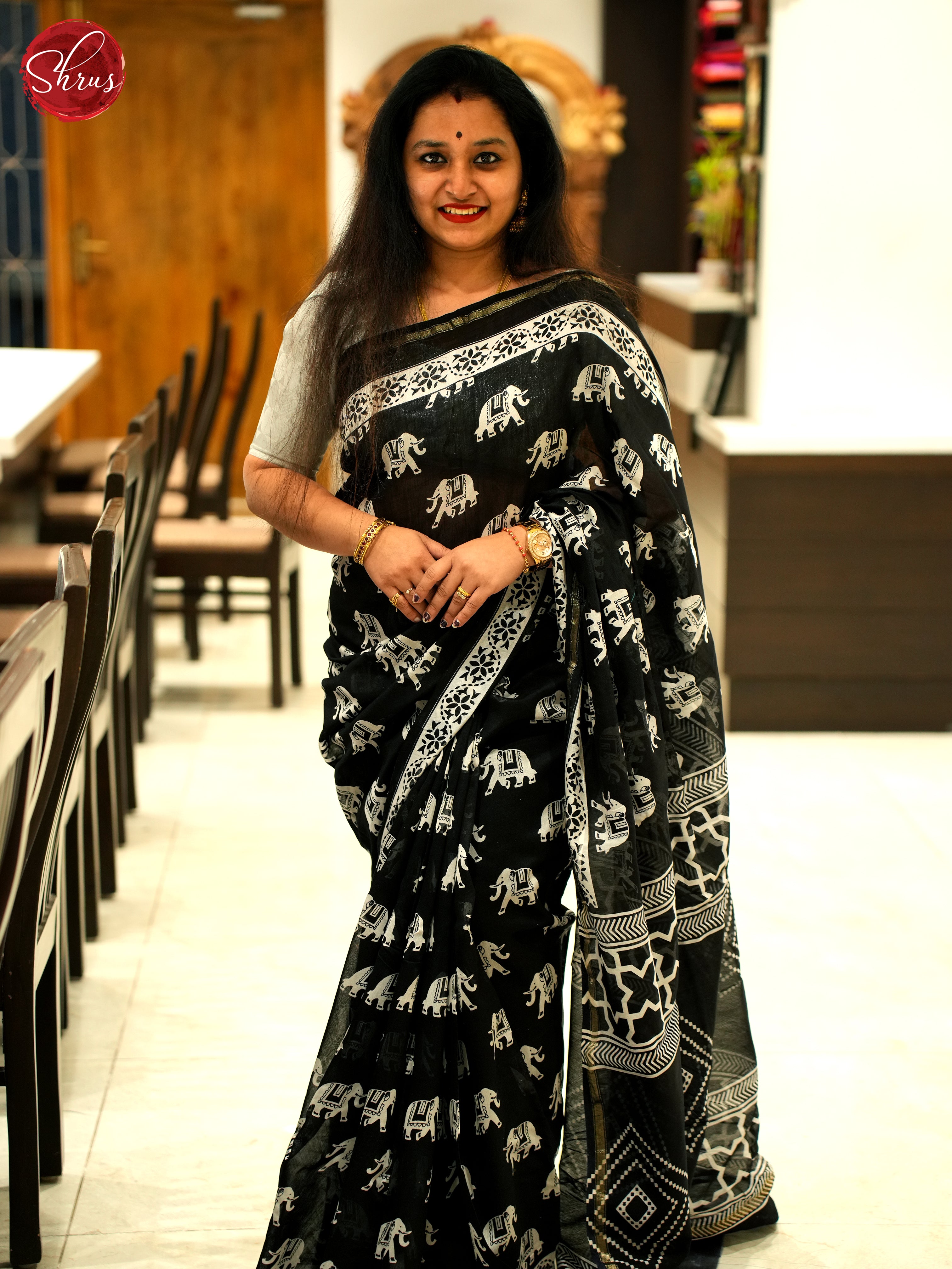Black - Maheshwari silkcotton Saree - Shop on ShrusEternity.com