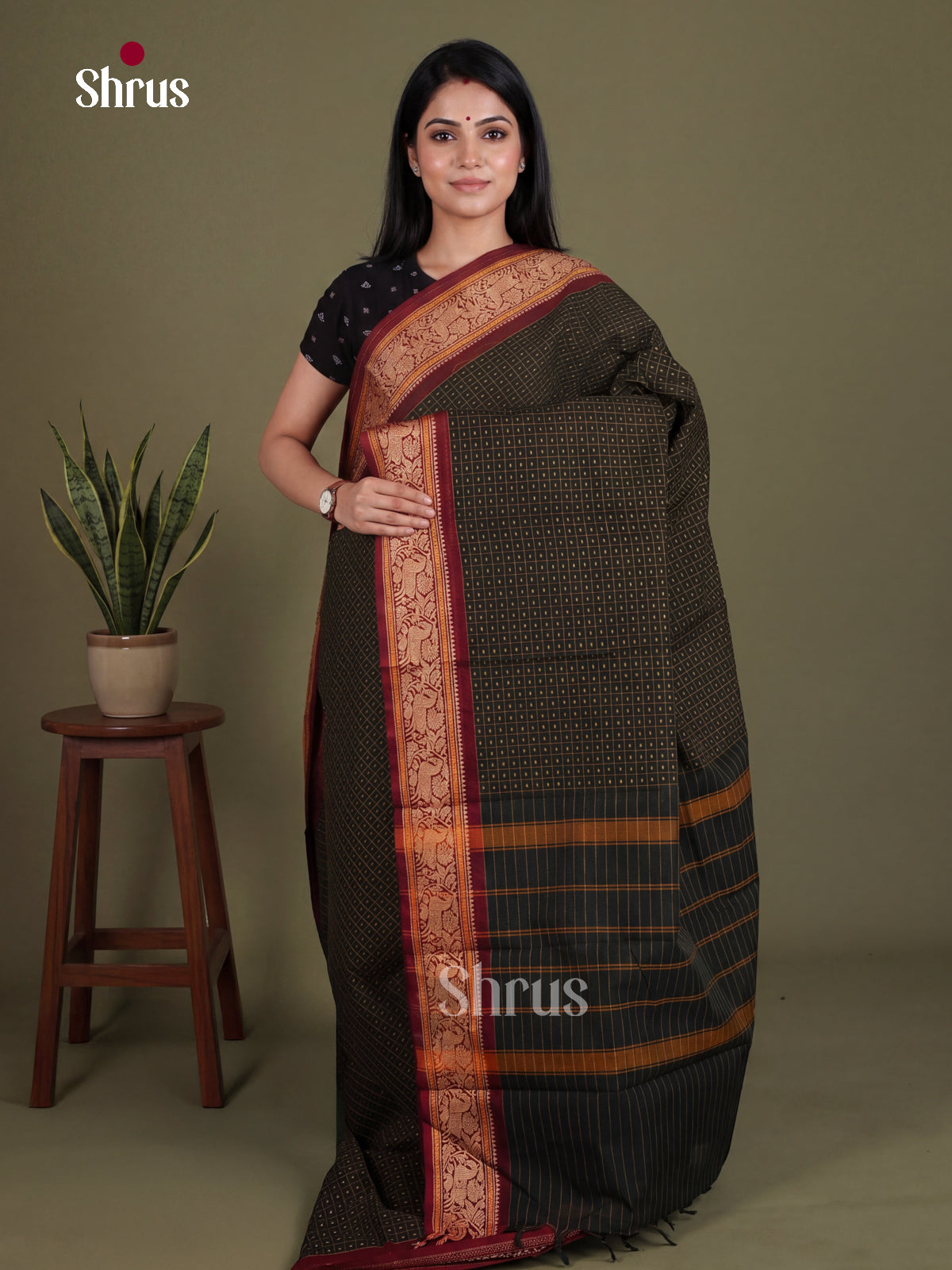 Pretty Dark Green Chettinad Cotton Sarees With Intricate Checks, Buttas & Maroon Zari Border