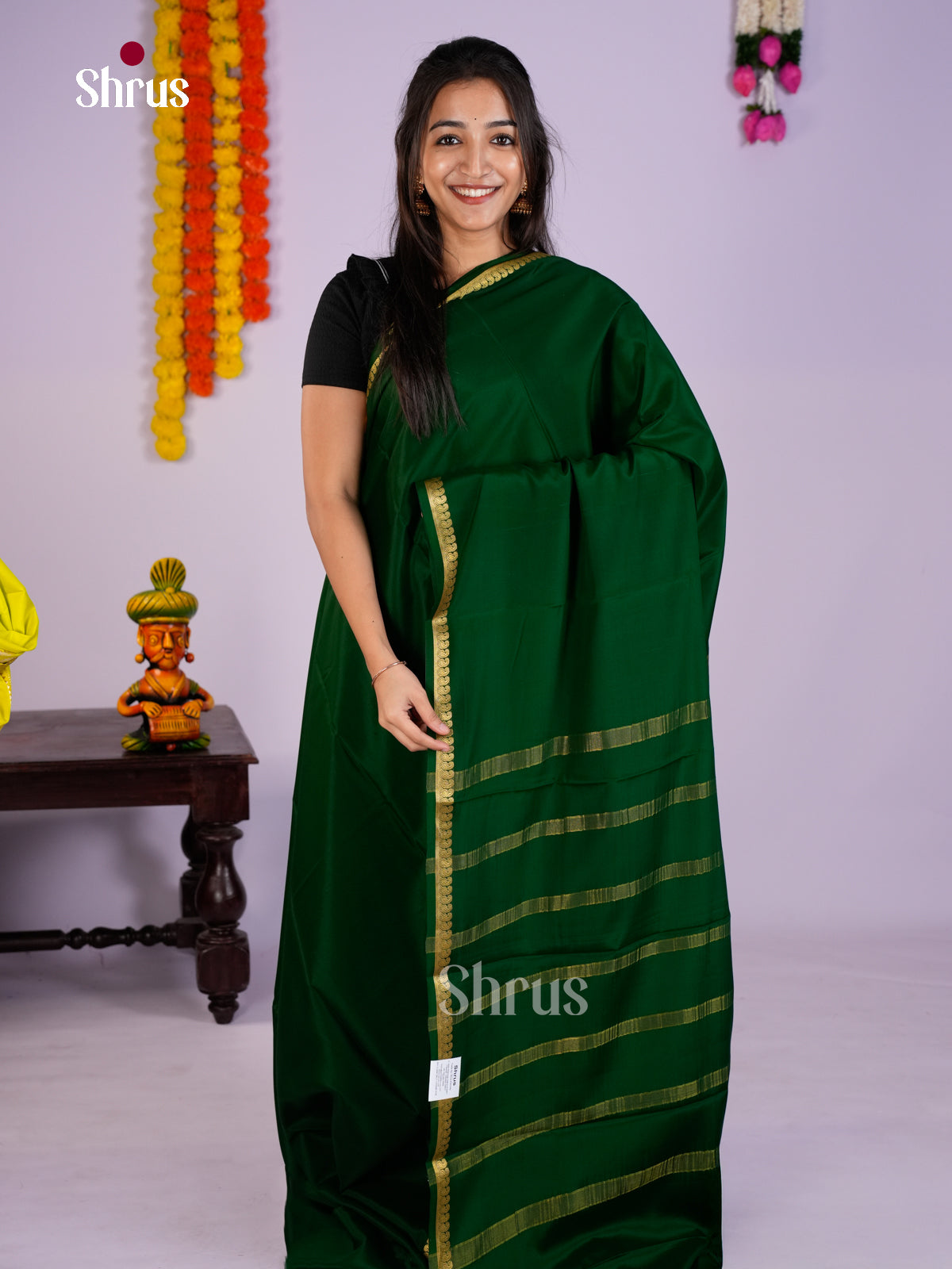 Buy Serene Dark Green Mysore Silk Saree with Plain Body, Thin Zari Border & Traditional Pallu