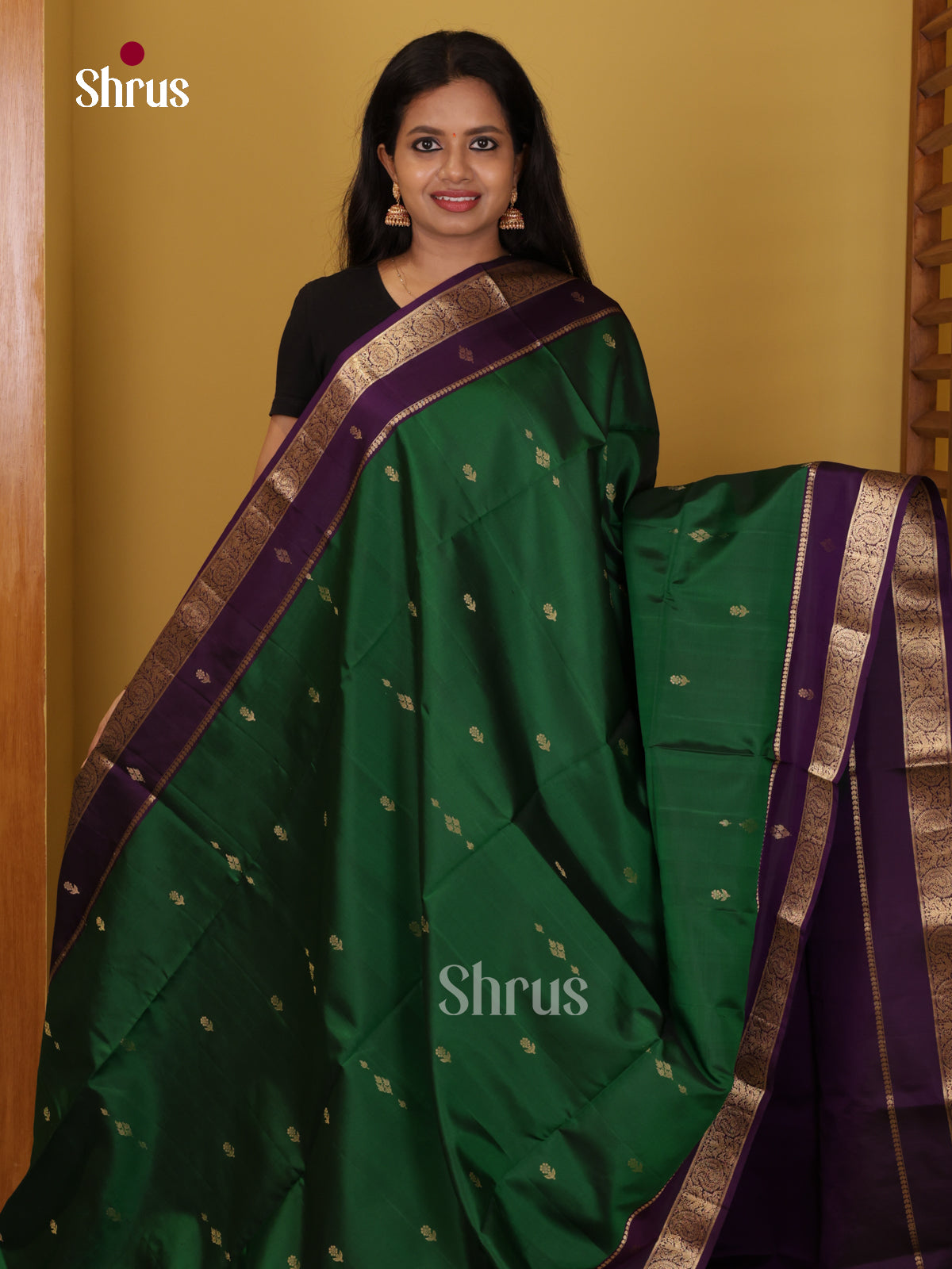 Buy Splendid Deep Green Pure Soft Silk Saree With Golden Buttas, Purple Rettapet Zari Border & Brocade Pallu