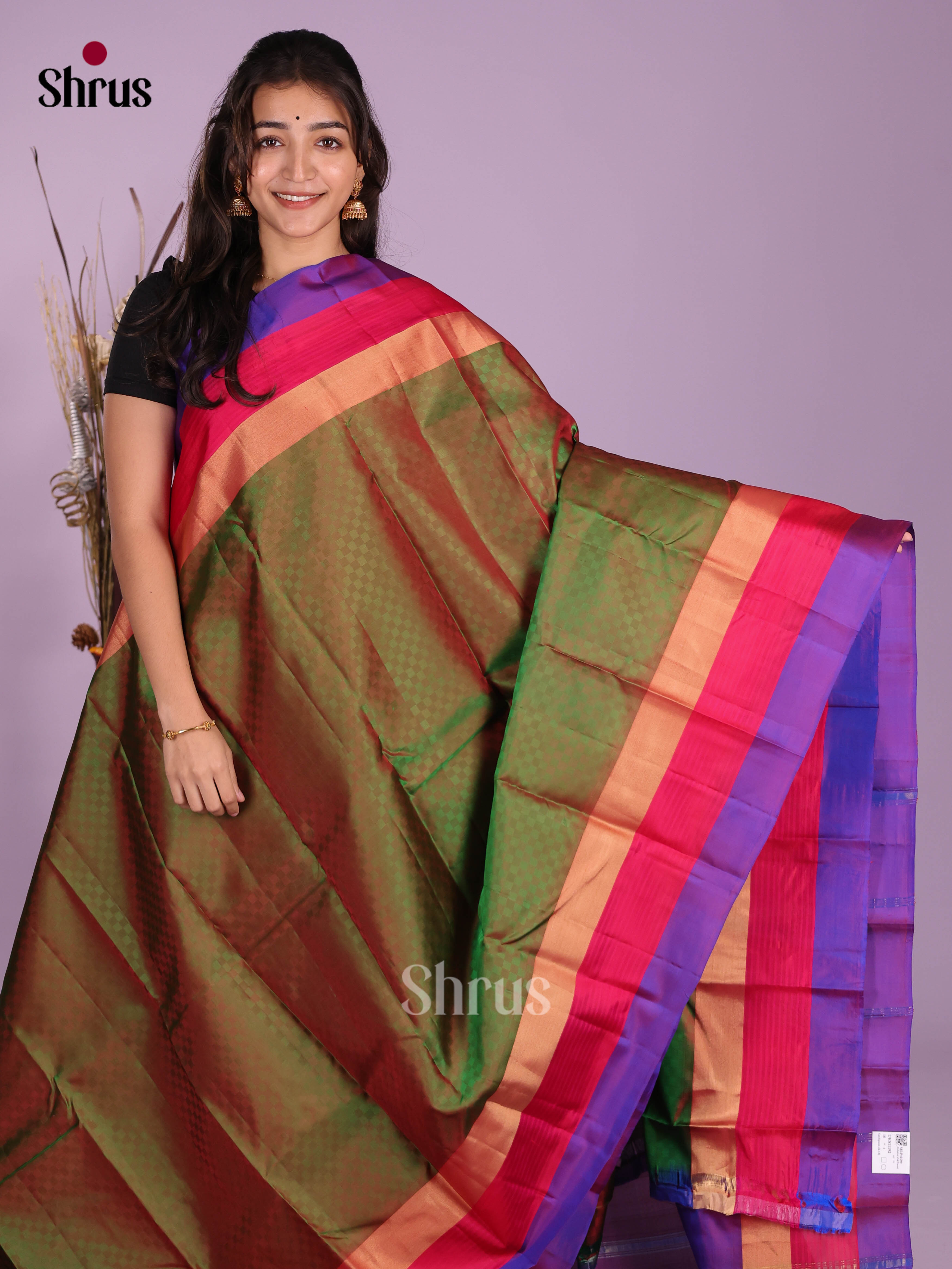 Buy Regal Double Shaded Green Kanchipuram Saree With Checks, Pink & Purple Zari Border