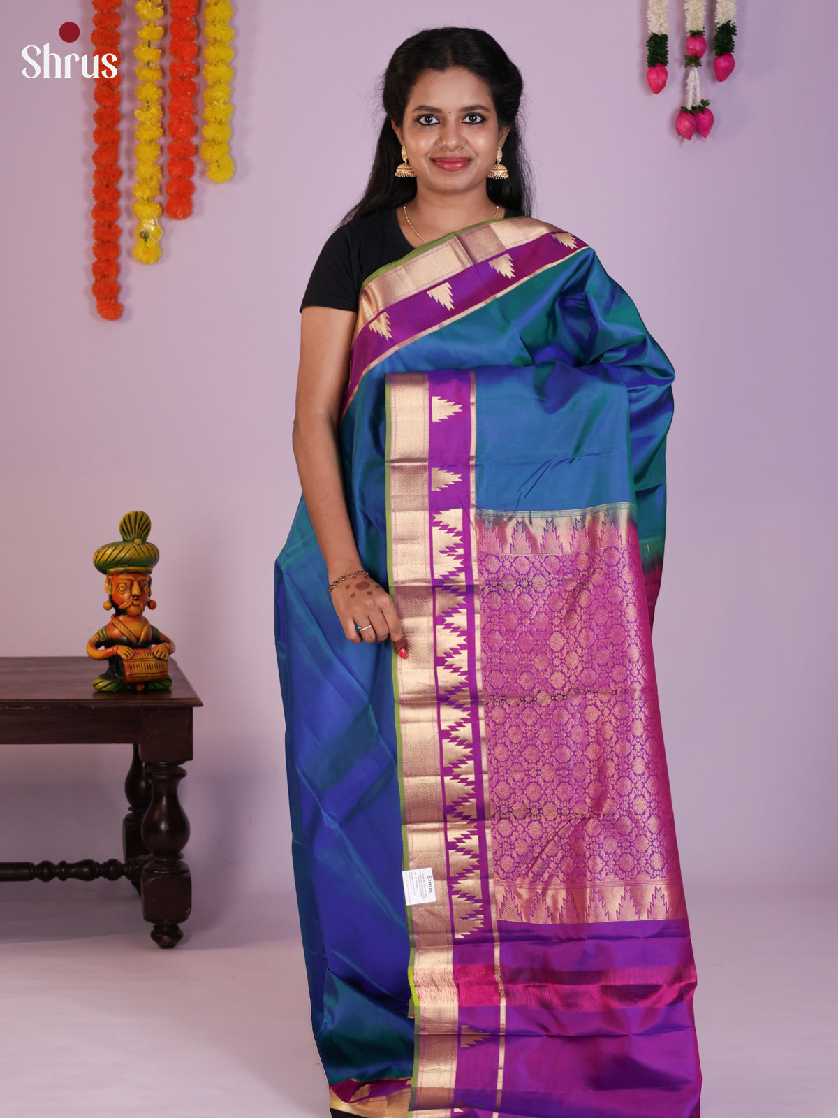 Buy Vibrant Dual Tone Blue Kanchipuram Silk Saree with Purple Temple Zari Border & Brocade Pallu