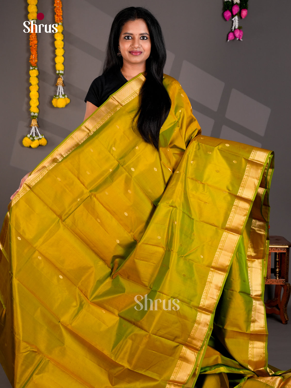 Buy Classy Dual Tone Mustard Kanchipuram Sarees With golden Buttas, Kaddi Zari Border & Pallu