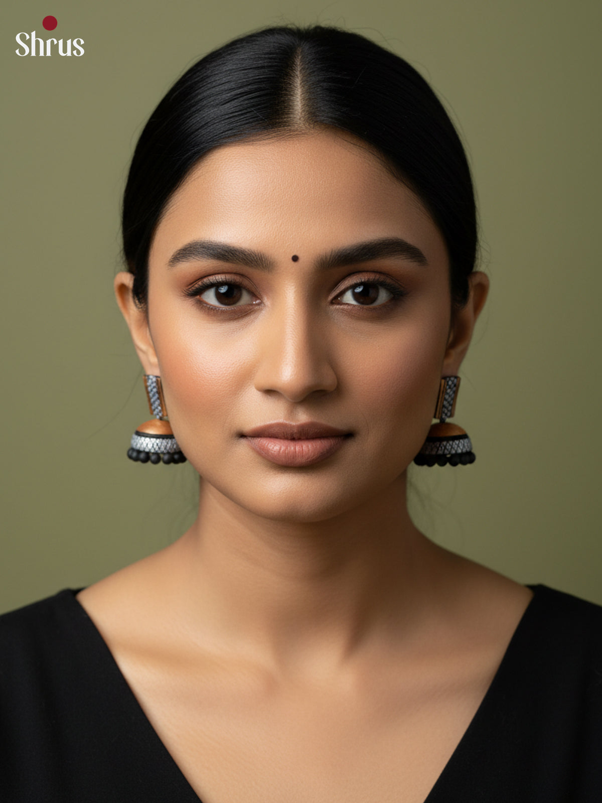 EAJ22025 - Earning - Saree - Shop on Shrus.com