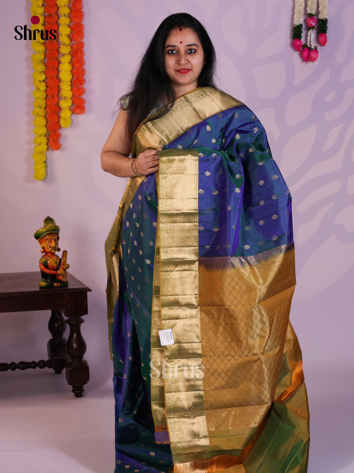 EAS03043 - Kanchipuram Butta design Saree