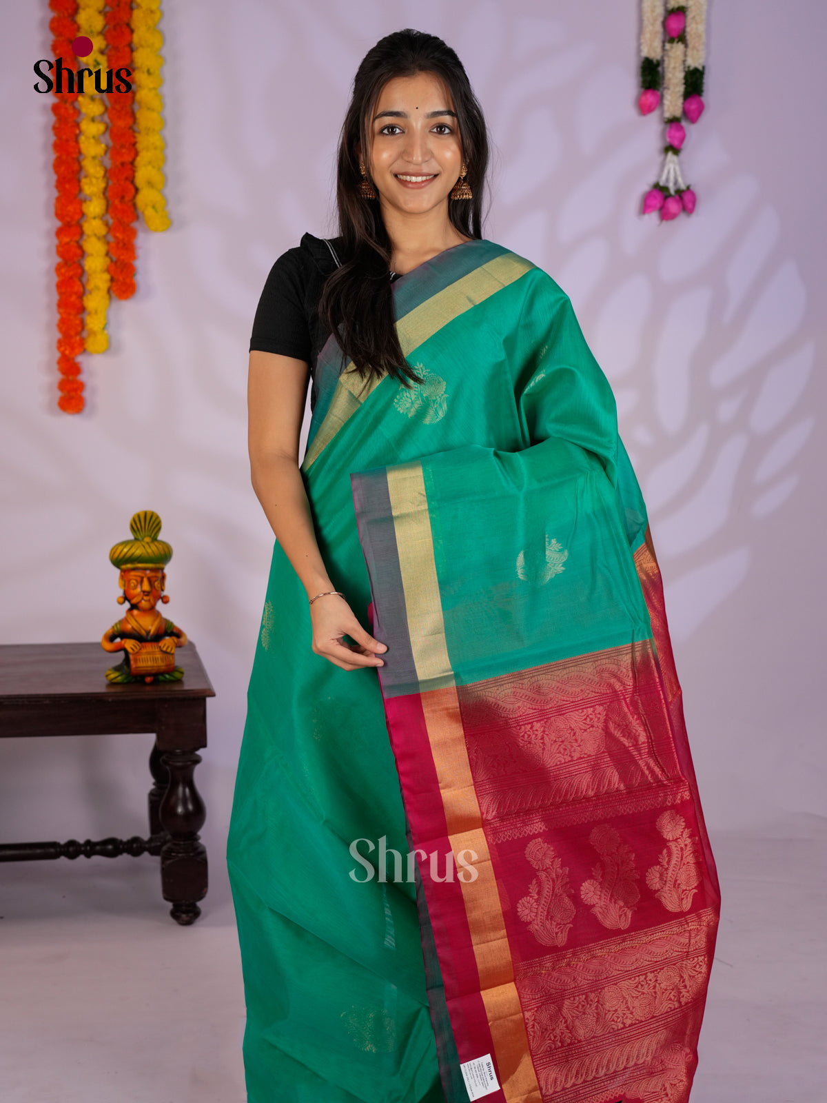 Green & Red- Timeless Silk Cotton Saree -EAS12039