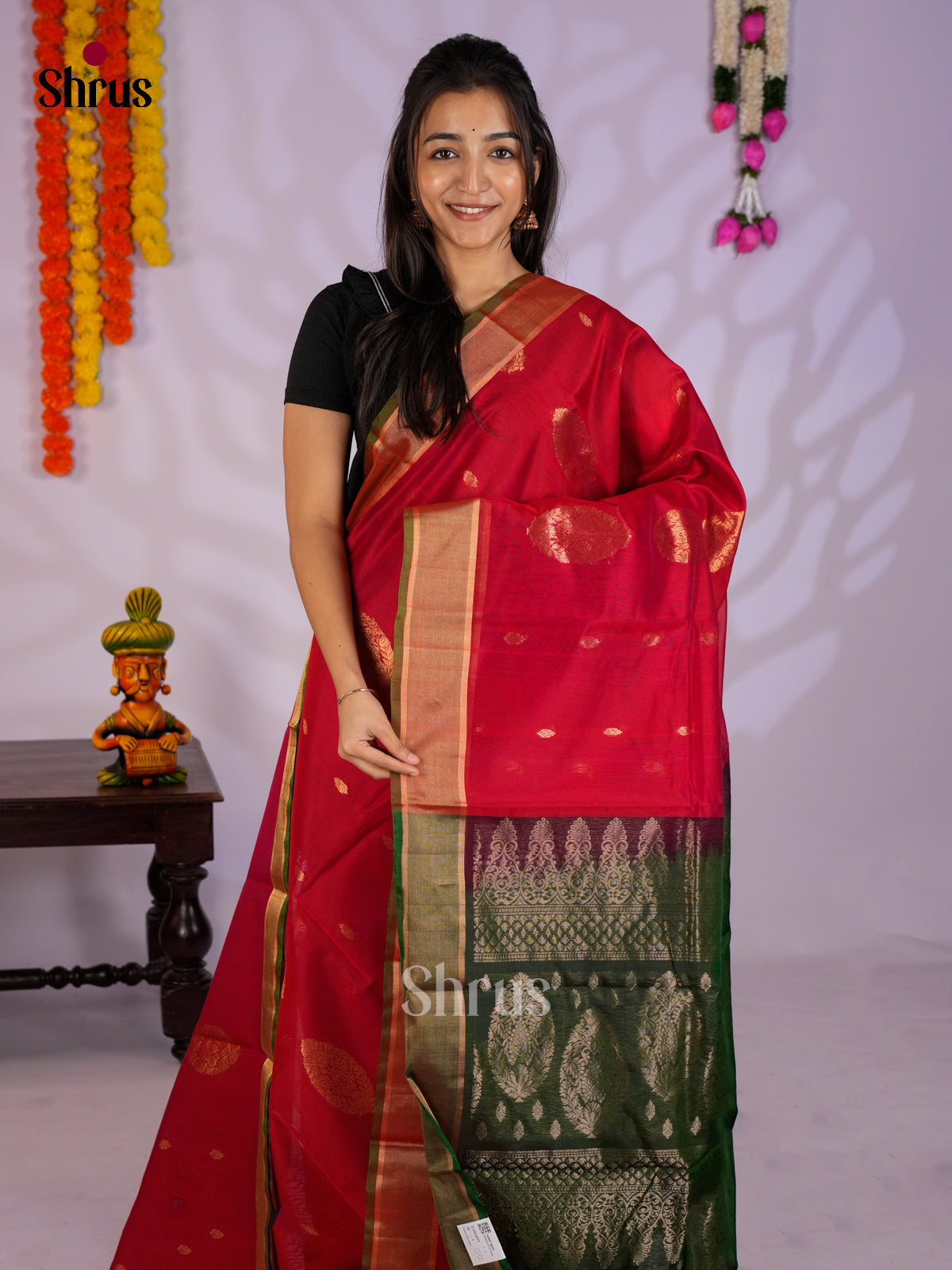 Red & Green- Timeless Silk Cotton Saree - EAS12071
