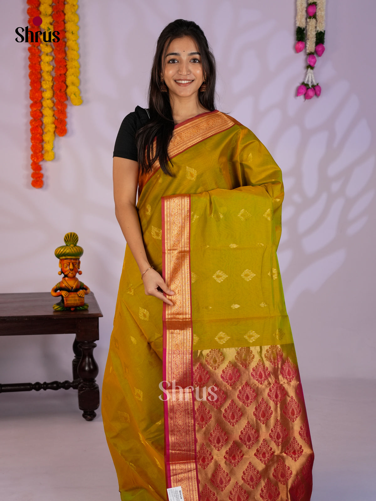 Mathulir Green & red - Timeless Silk Cotton Saree - EAS12111