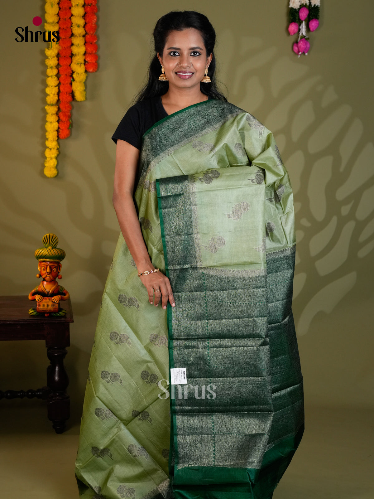 EAS20085 - Banarasi Tussar Saree - Shop on Shrus.com