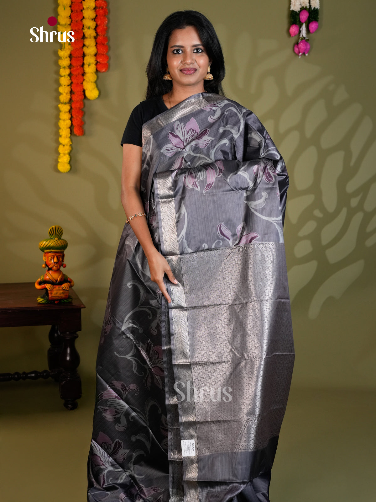 EAS21197 - Kanchipuram-halfpure Saree - Shop on Shrus.com