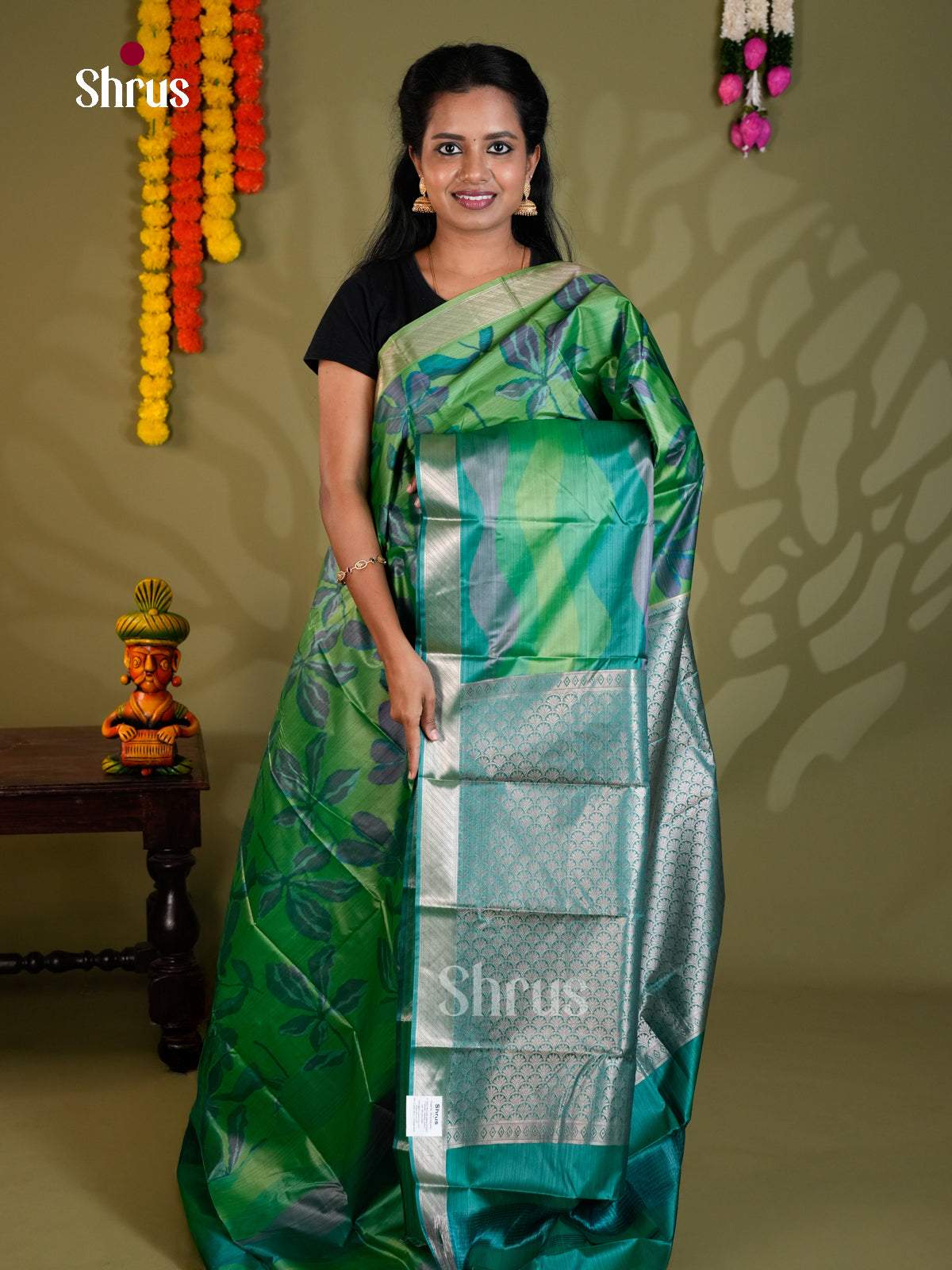 EAS21209 - Kanchipuram-halfpure Saree - Shop on Shrus.com