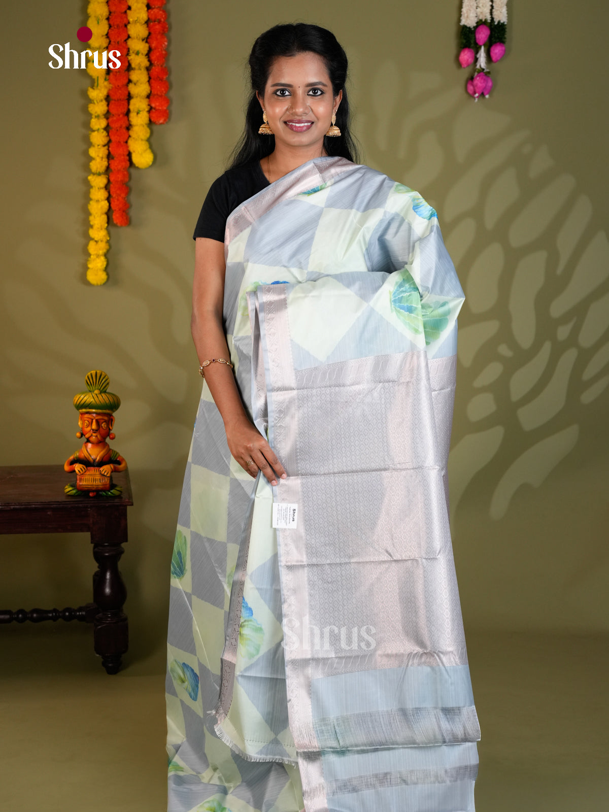 EAS21226 - Kanchipuram-halfpure Saree - Shop on Shrus.com