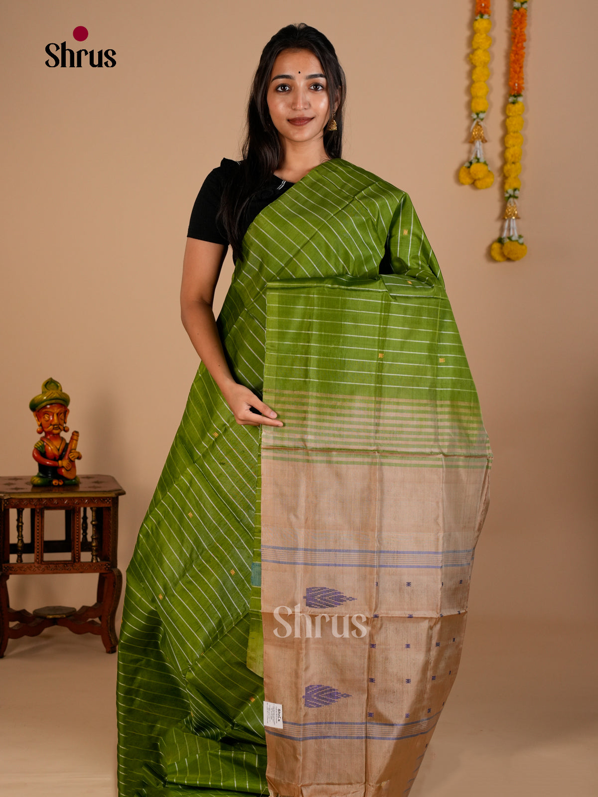 EAS23071 - Banana Pith without blouse - Saree - Shop on Shrus.com