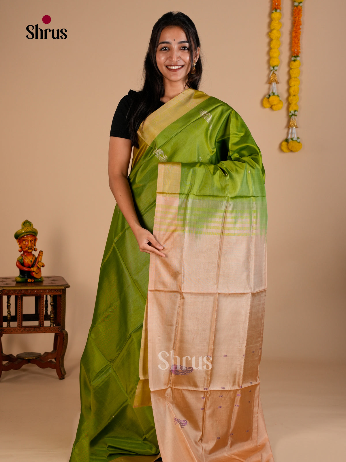 EAS23085 - Banana Pith without blouse - Saree - Shop on Shrus.com