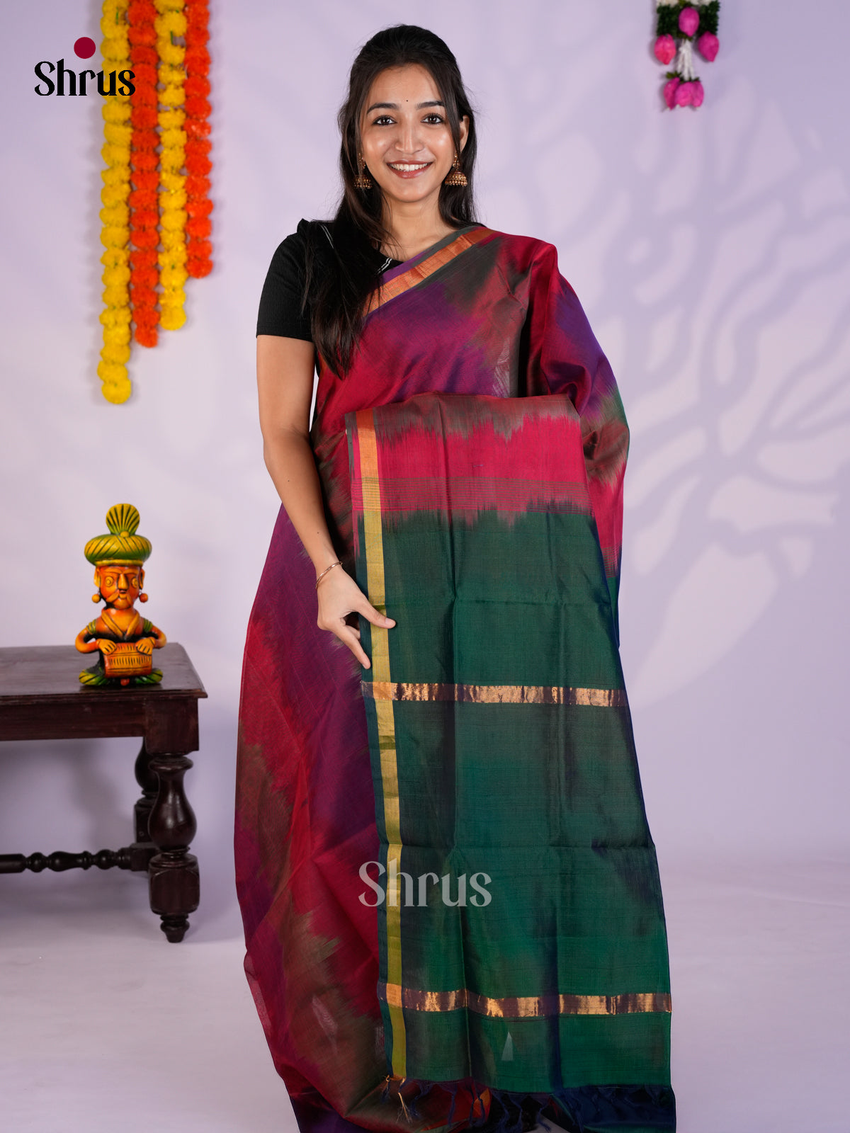 Buy Exquisite Maroon & Green Cotton Silk Saree Online with Ikkat Pattern & Thin Zari Border