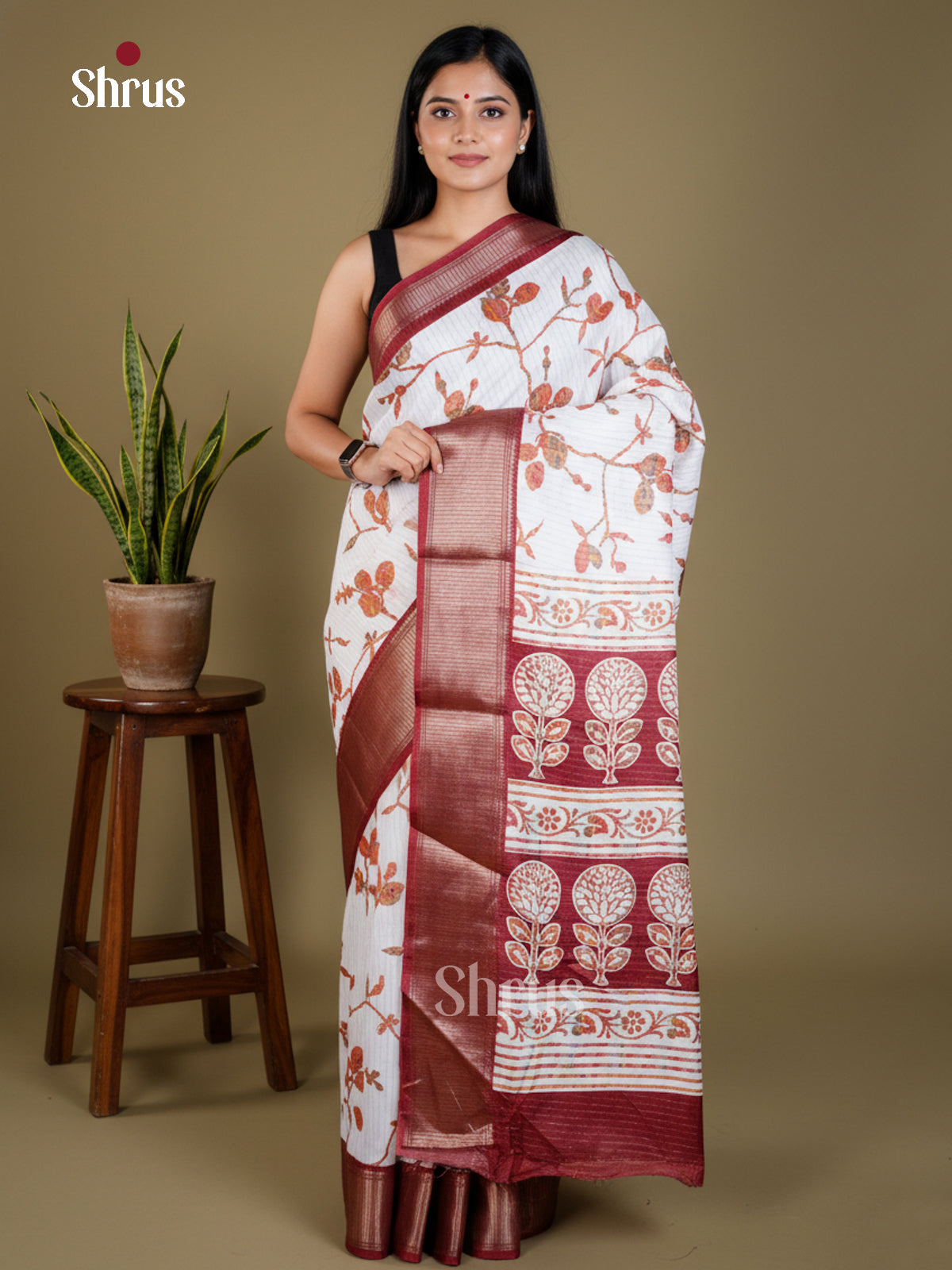 White & Maroon - Semi Crepe Saree- EAS30473 - Shop on Shrus.com