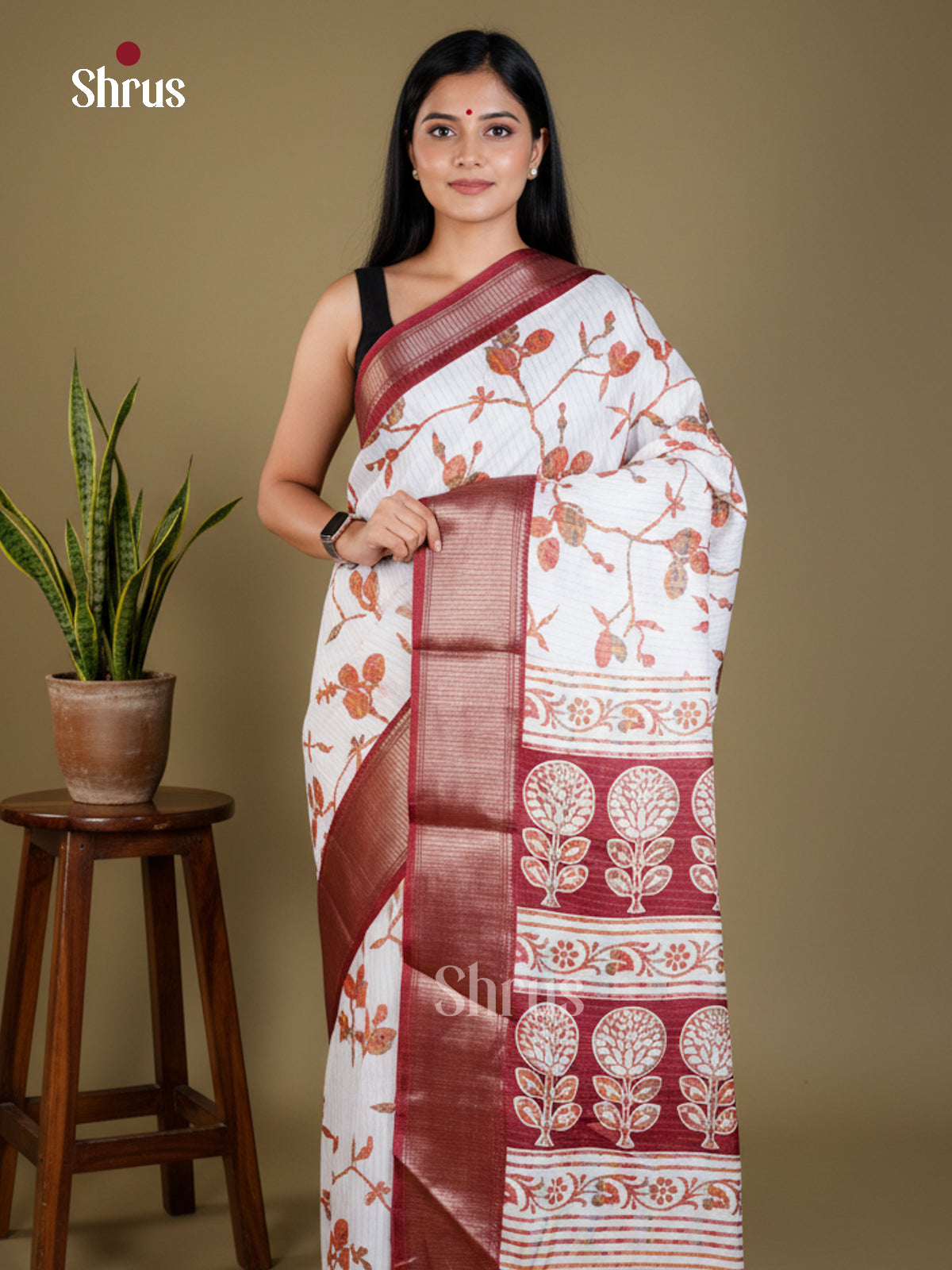 White & Maroon - Semi Crepe Saree- EAS30473 - Shop on Shrus.com