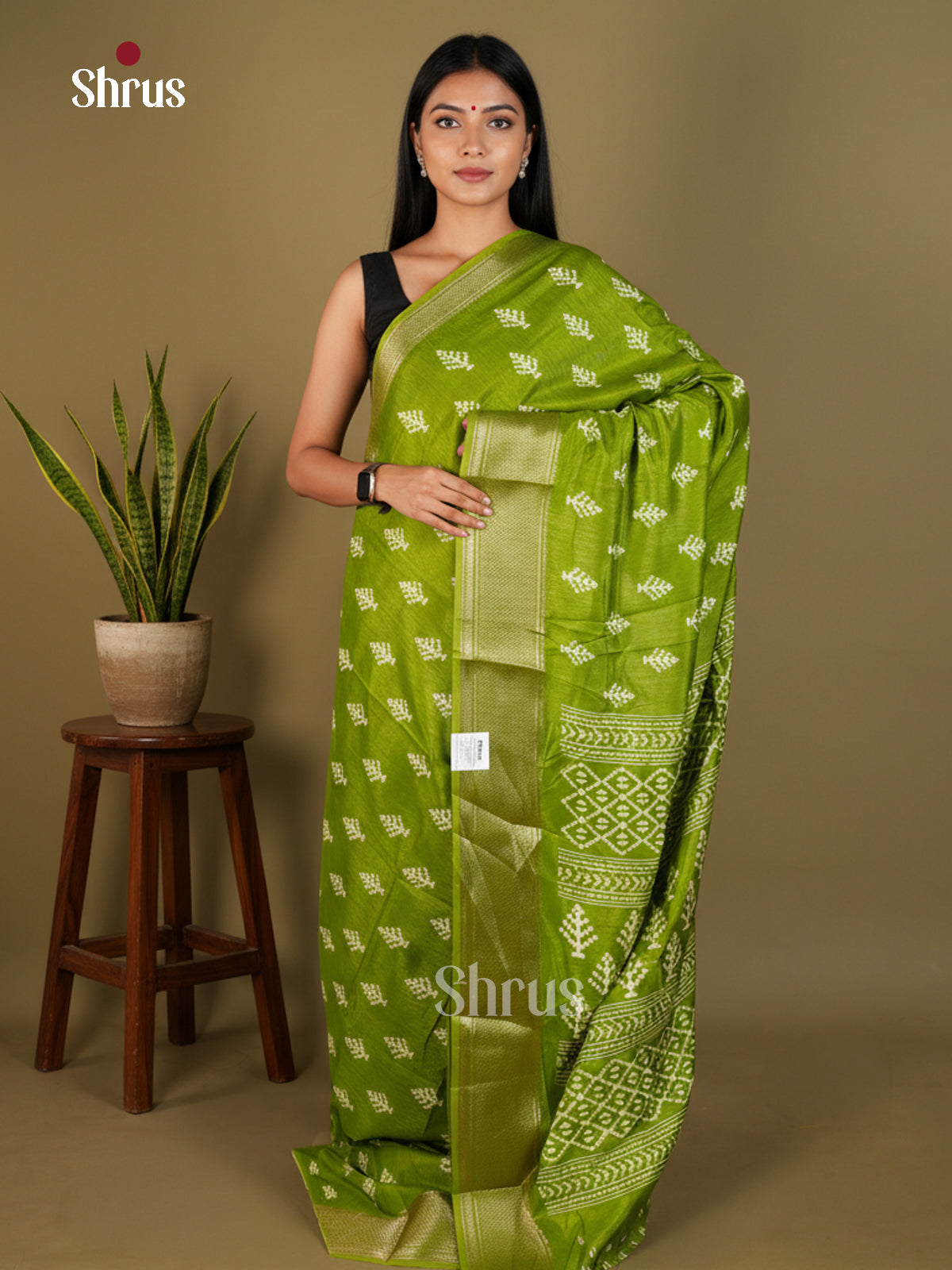 EBS16693 - Semi Crepe Saree - Shop on Shrus.com