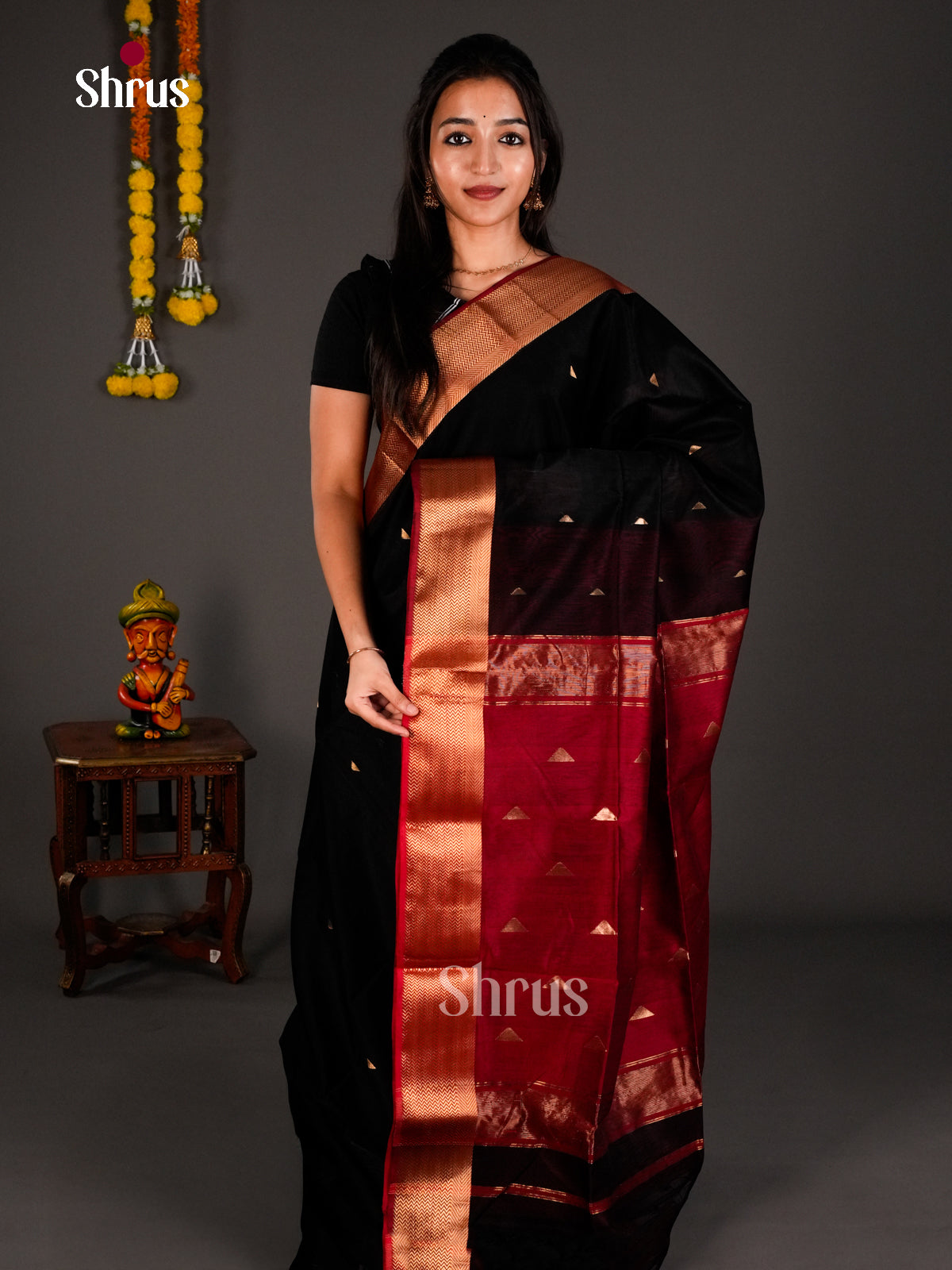 Maheshwari silkcotton Saree - ECS03039 - Shop on Shrus.com