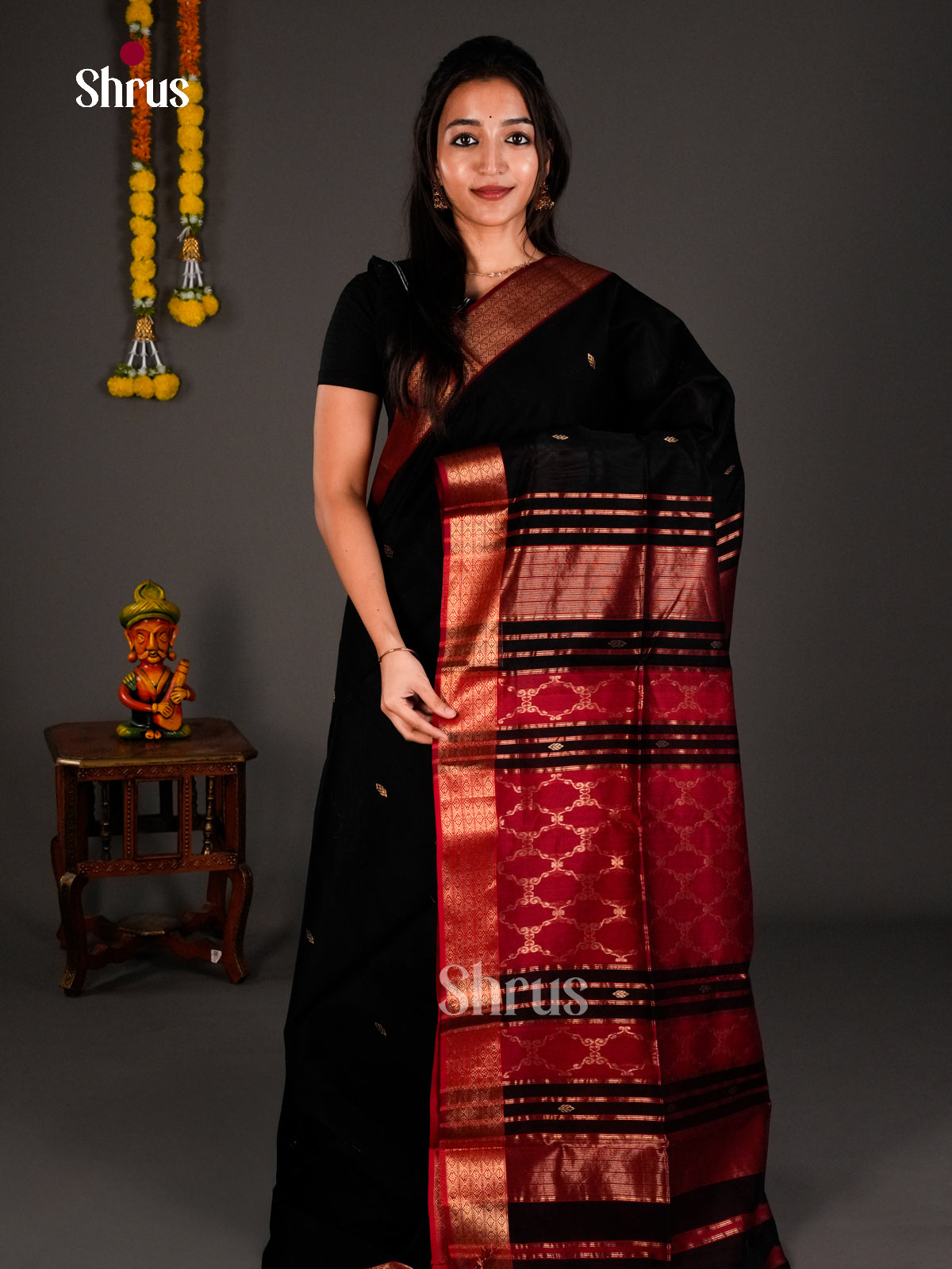 Maheshwari silkcotton Saree - ECS03101 - Shop on Shrus.com