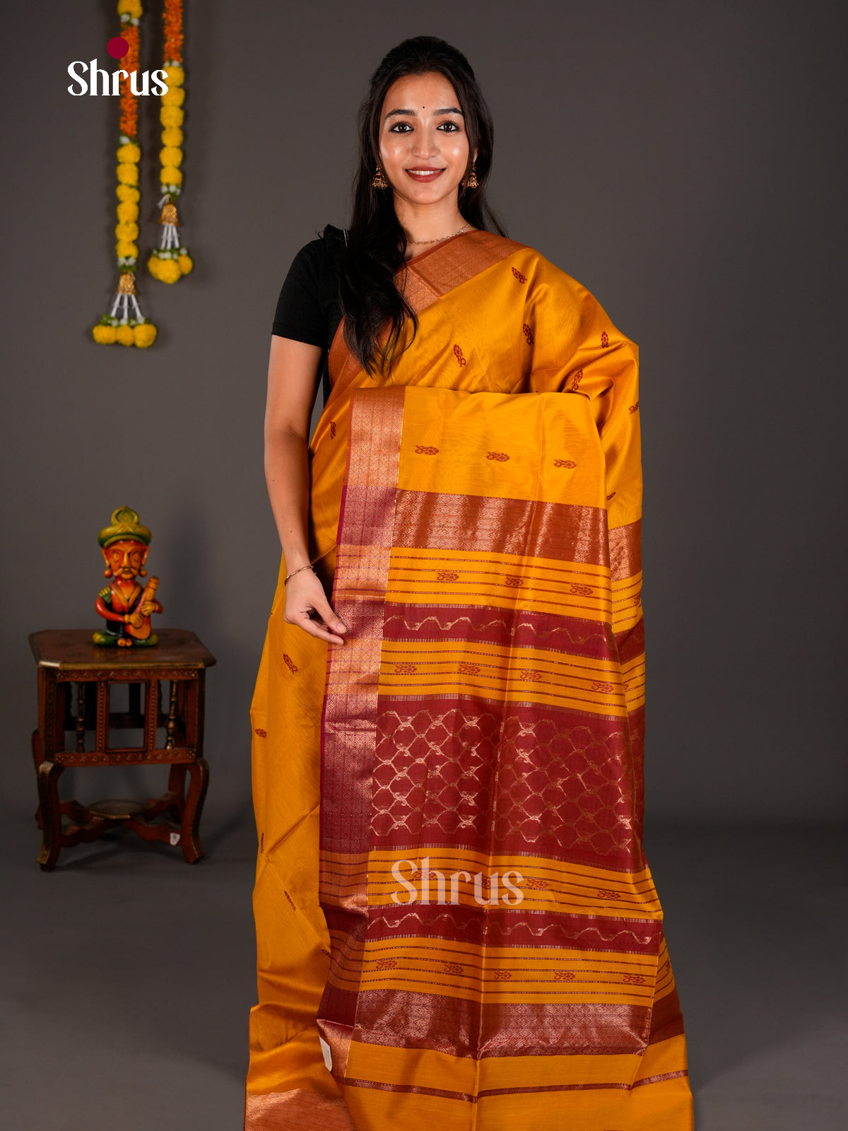 Maheshwari silkcotton Saree - ECS03125 - Shop on Shrus.com