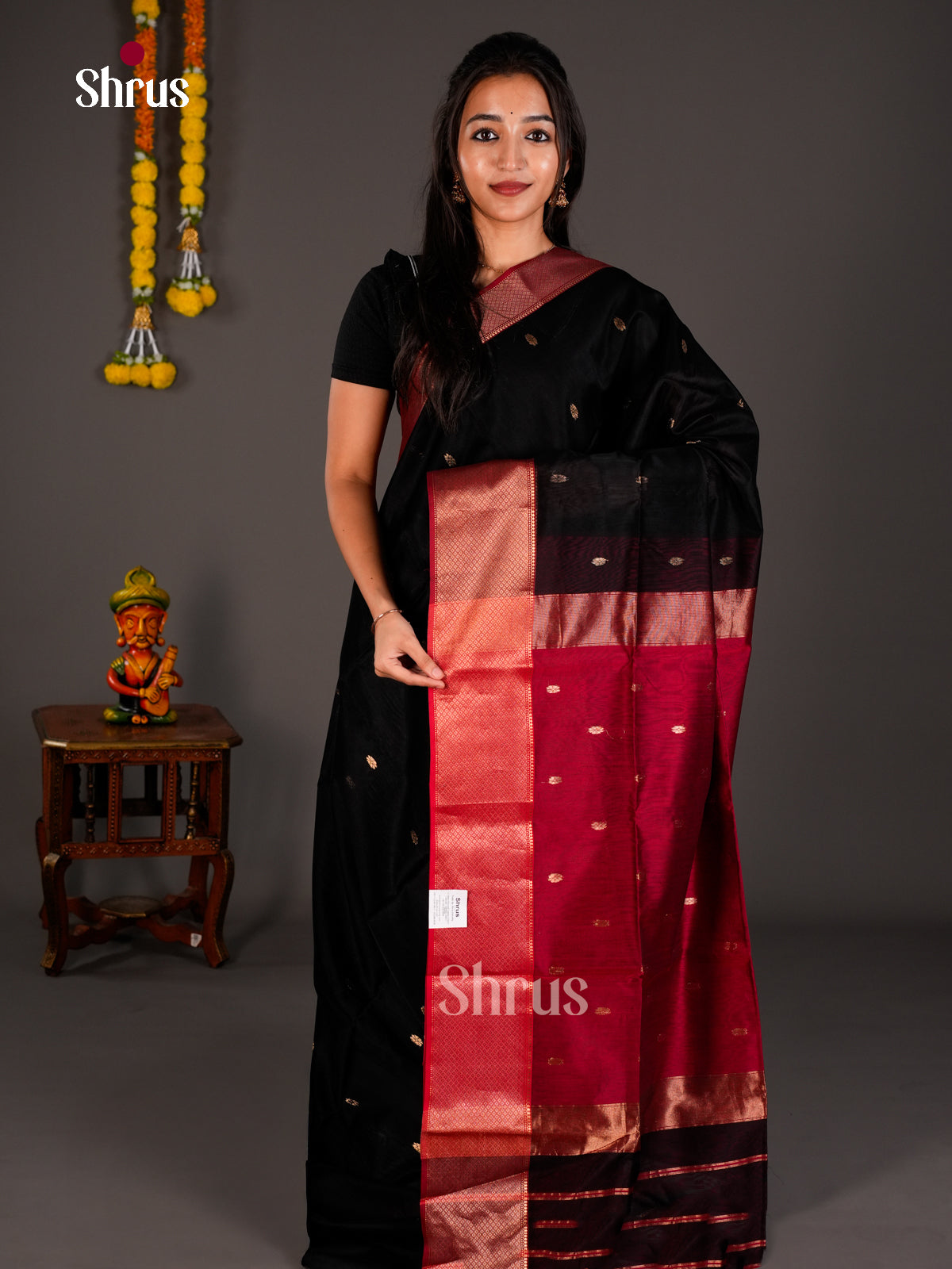 Maheshwari silkcotton Saree - ECS03140 - Shop on Shrus.com