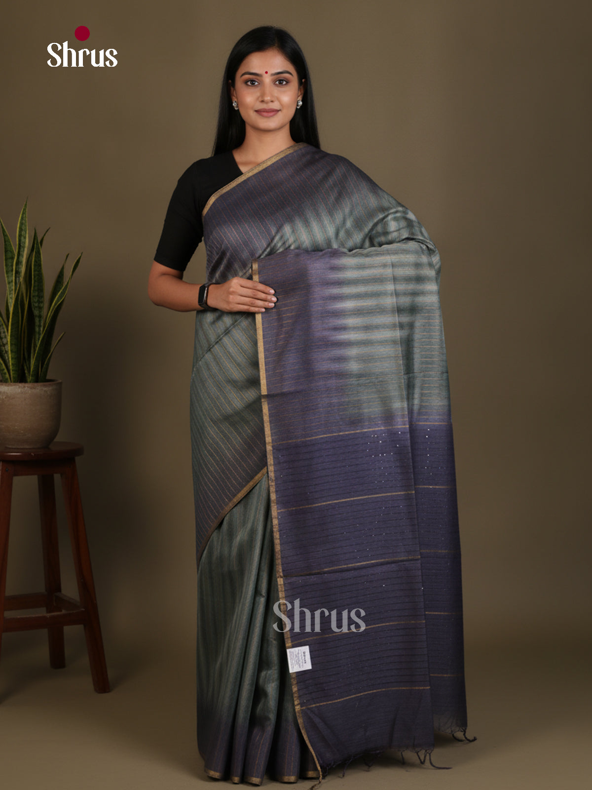 Shibori Saree - EES29067 - Shop on Shrus.com