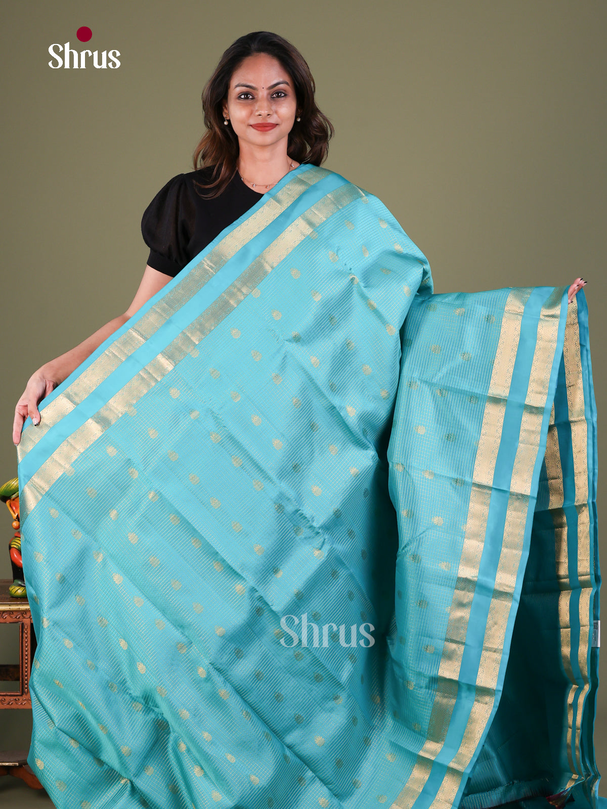 Teal Blue Kanchipuram Silk Saree with Checks with Buttas and Floral Buttas - Shop on Shrus.com