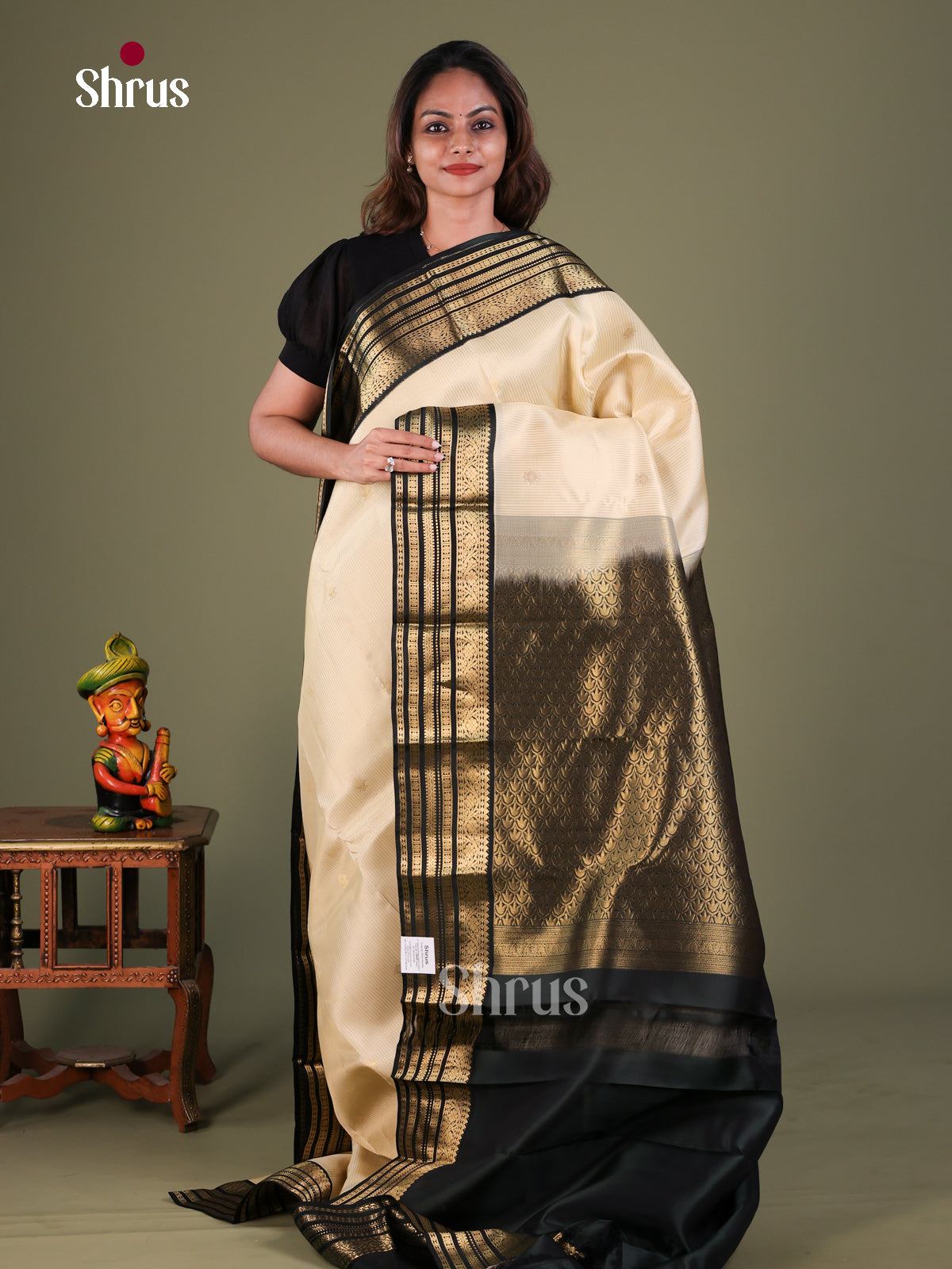 Kanchipuram silk Saree - EFS27280 - Shop on Shrus.com