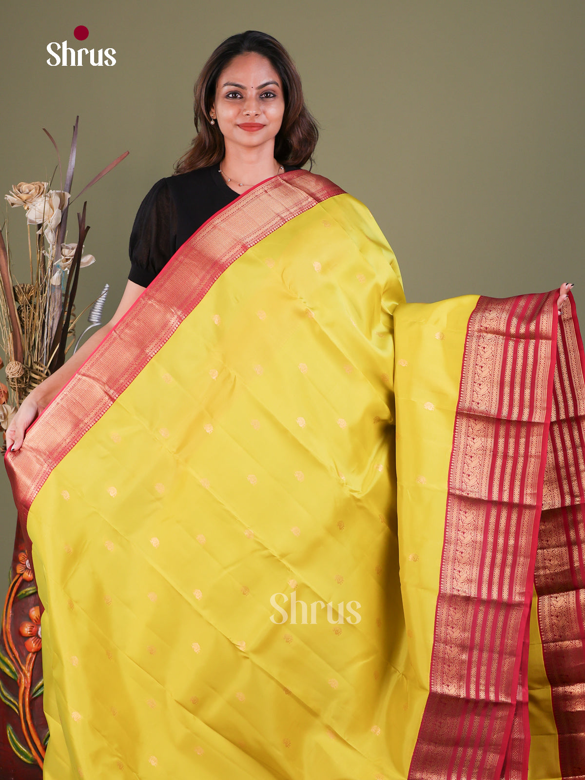 Yellow Kanchipuram Silk Saree with Peacock Buttas | Maroon Contrast Border — EFS27287