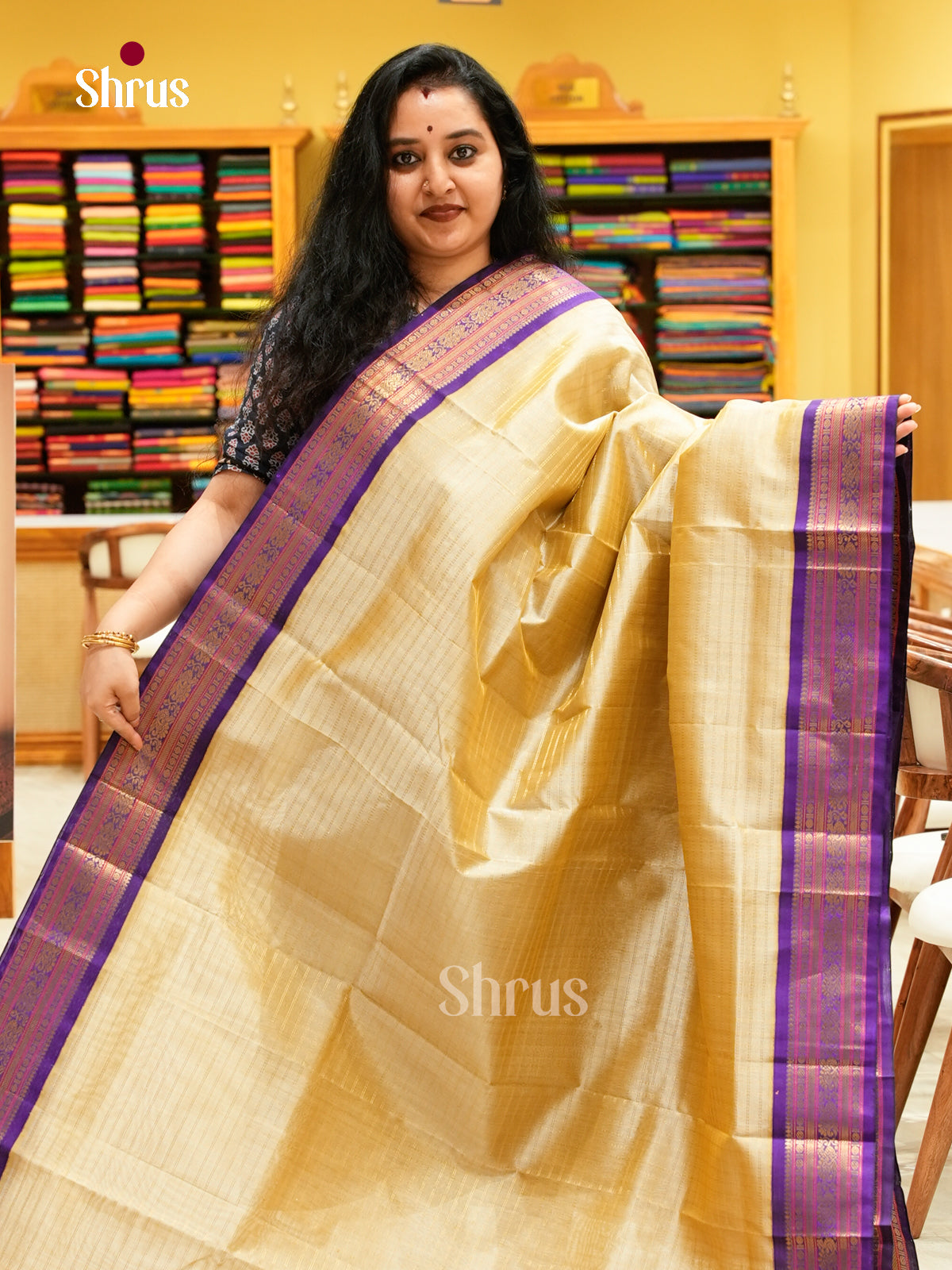 Sandal Silk Cotton Saree with Checks | Violet Contrast Border — Contrast Border with Motifs