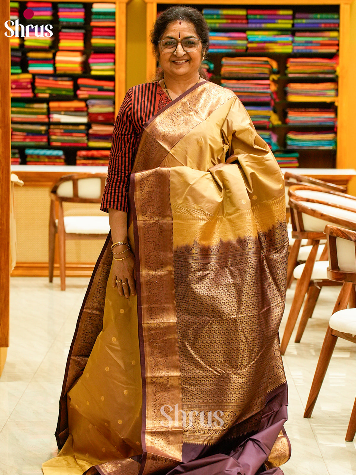 Honey Gold Halfpure Kanchipuram Silk Saree with Floral Buttas | Dark Brown Contrast Border