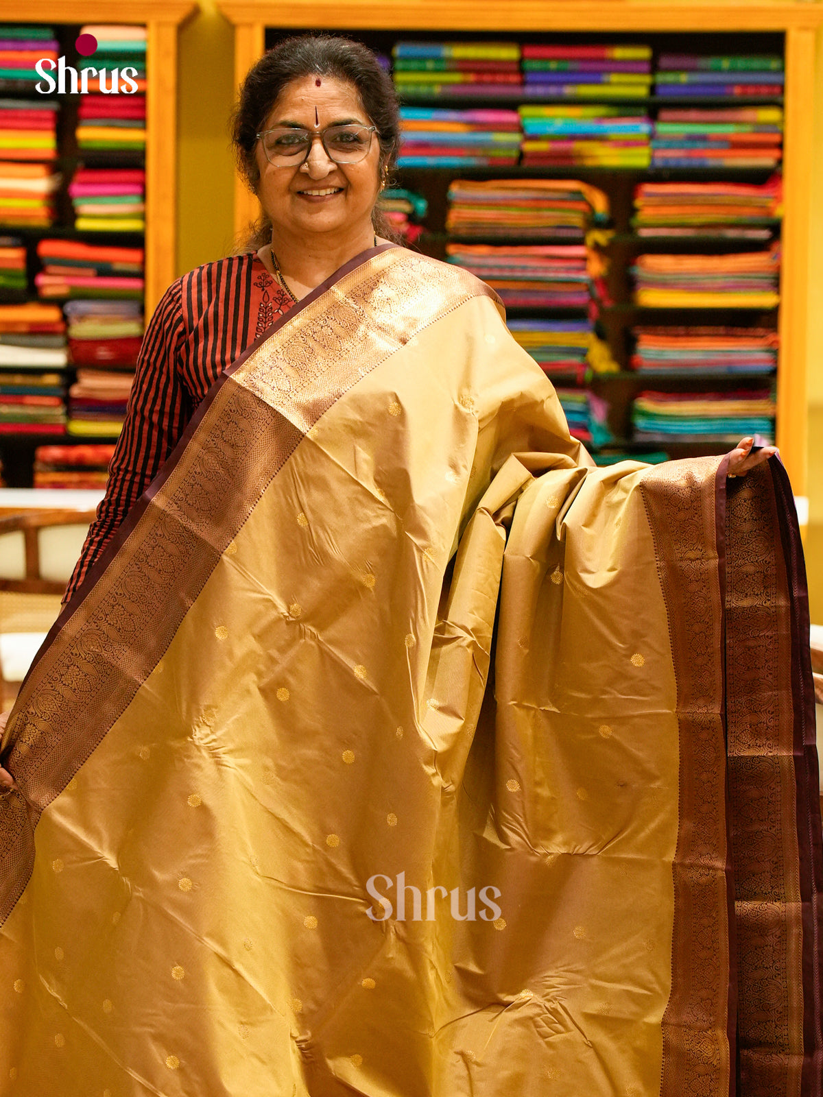 Honey Gold Halfpure Kanchipuram Silk Saree with Floral Buttas | Dark Brown Contrast Border