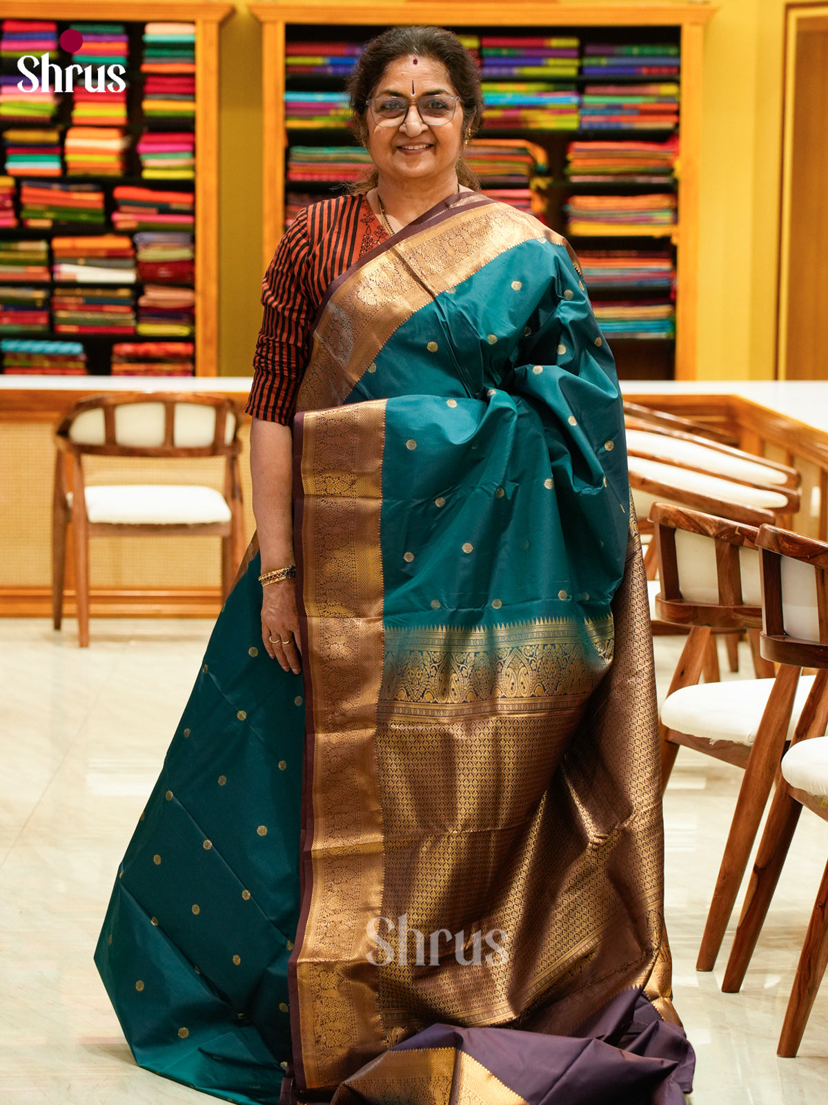 Peacock Green Halfpure Kanchipuram Silk Saree with Floral Buttas | Dark Brown Contrast Border