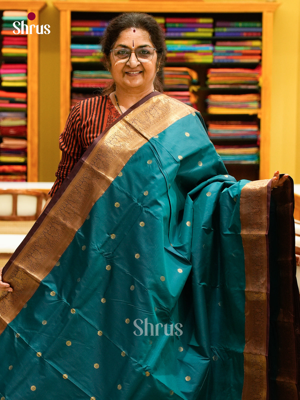 Peacock Green Halfpure Kanchipuram Silk Saree with Floral Buttas | Dark Brown Contrast Border