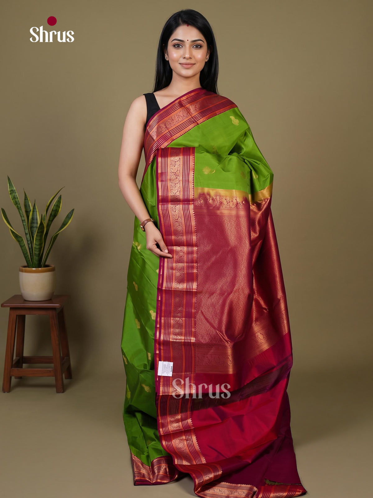 Kanchipuram silk Saree - EI02355