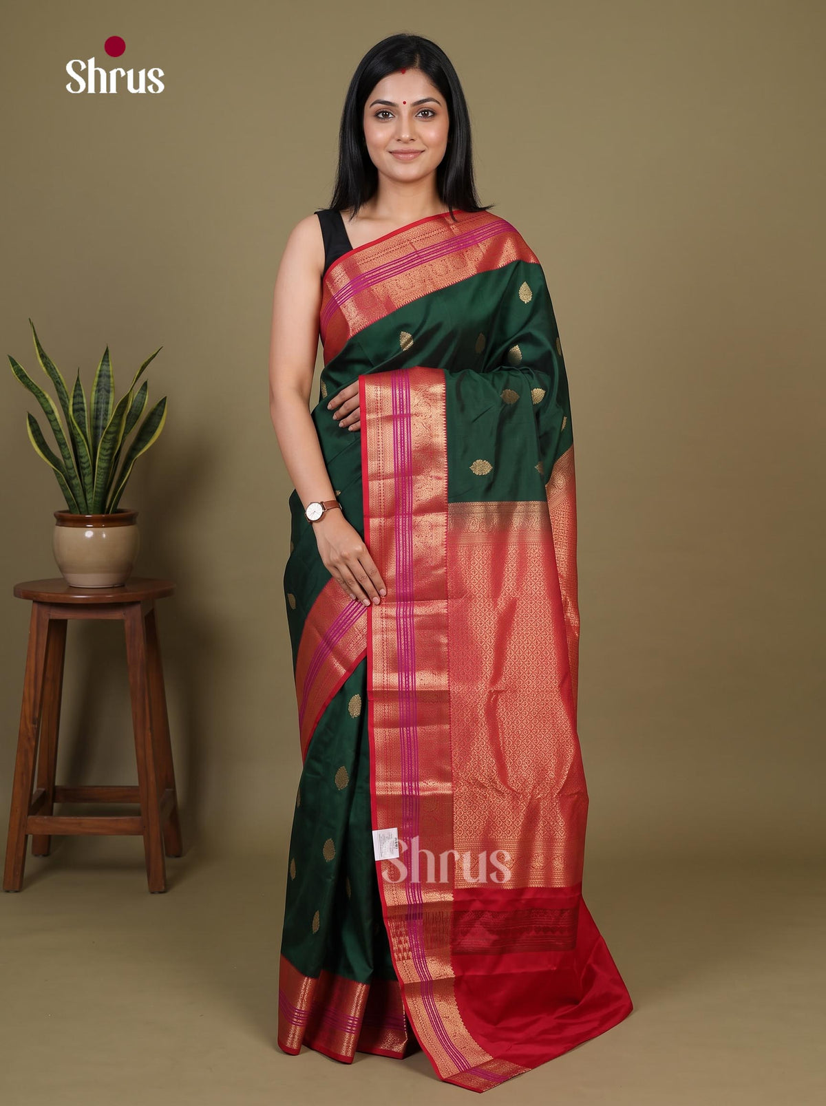 Kanchipuram silk Saree - EI02360