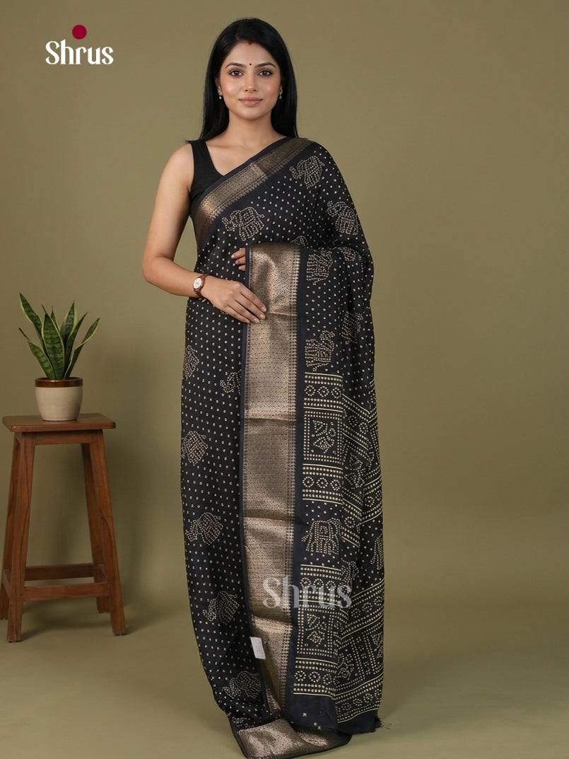 Semi Crepe Saree - EI03036