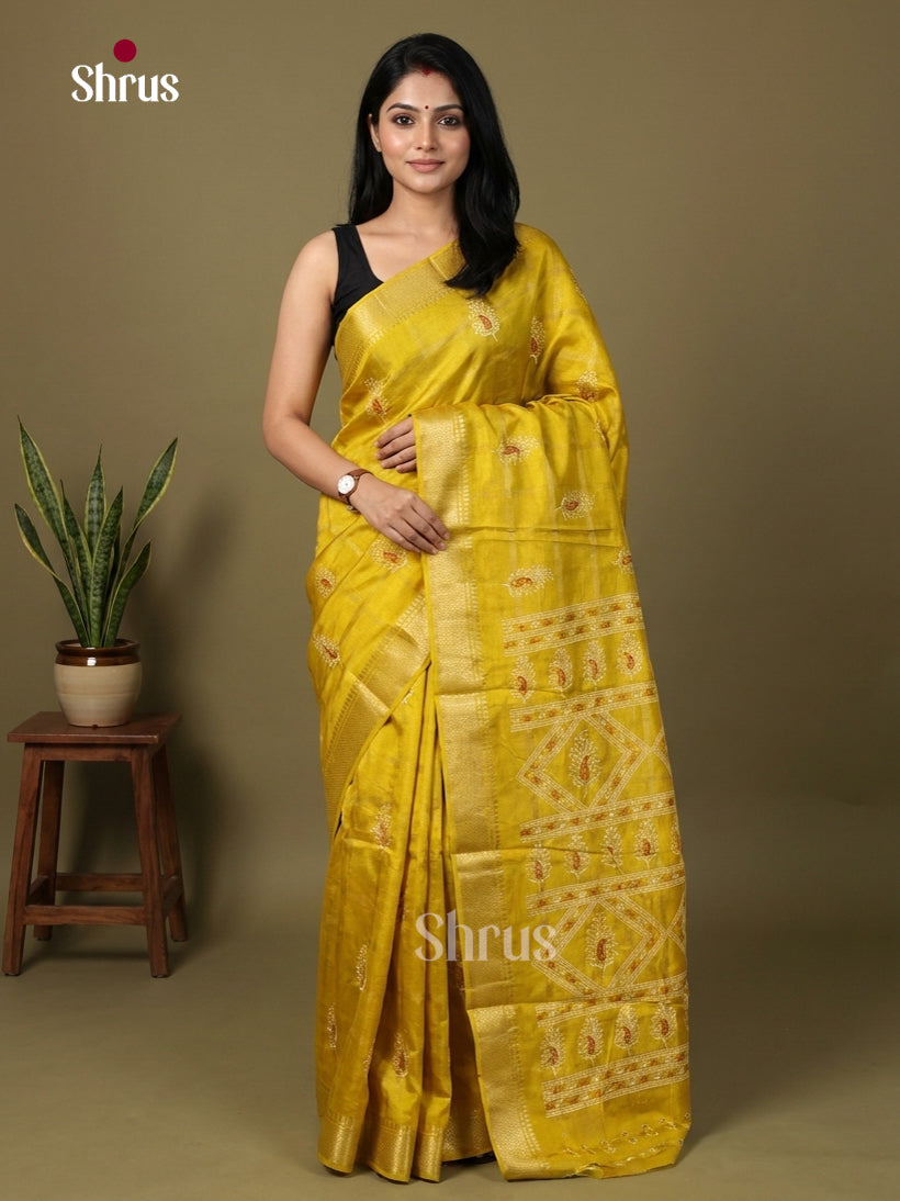 Semi Crepe Saree - EI03217
