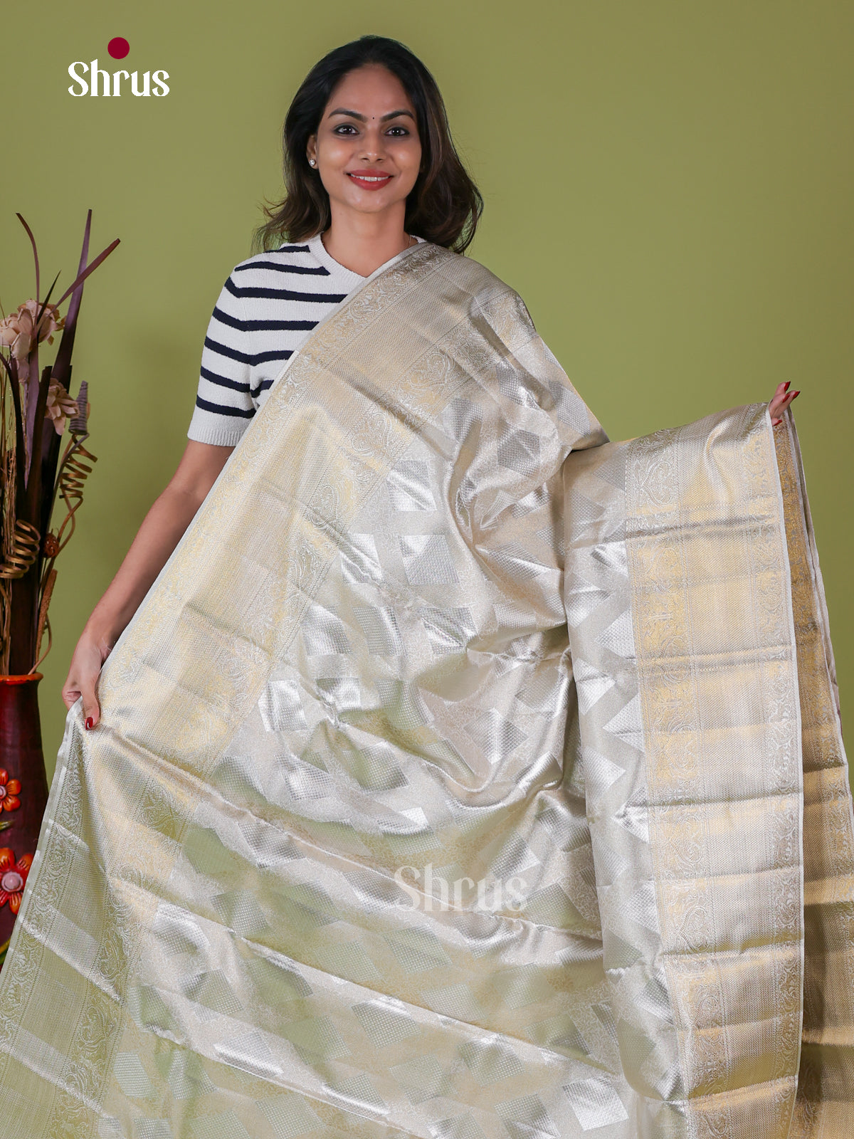Kanchipuram silk Saree - EI08284